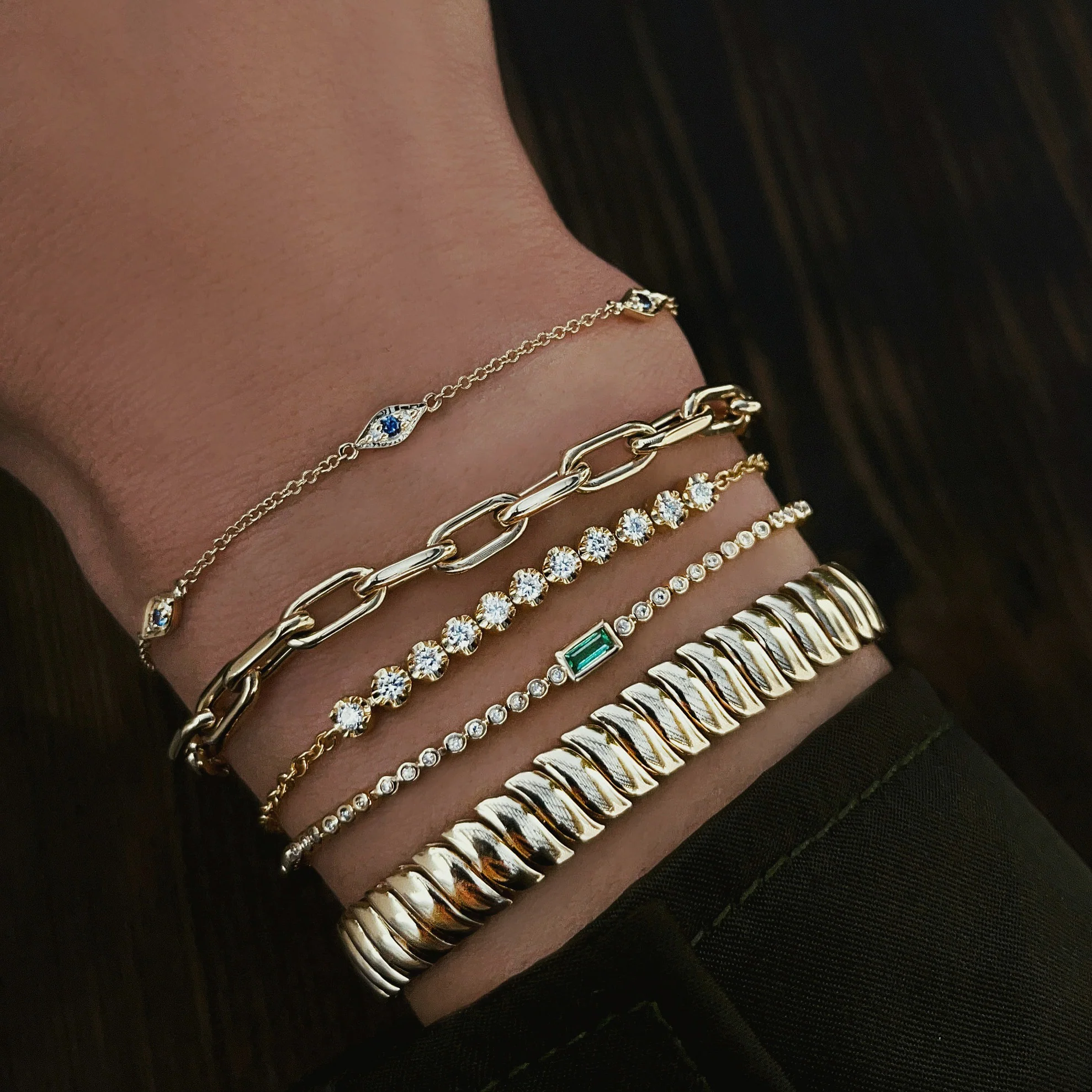 14kt gold and diamond bezel emerald baguette bracelet - Image 4