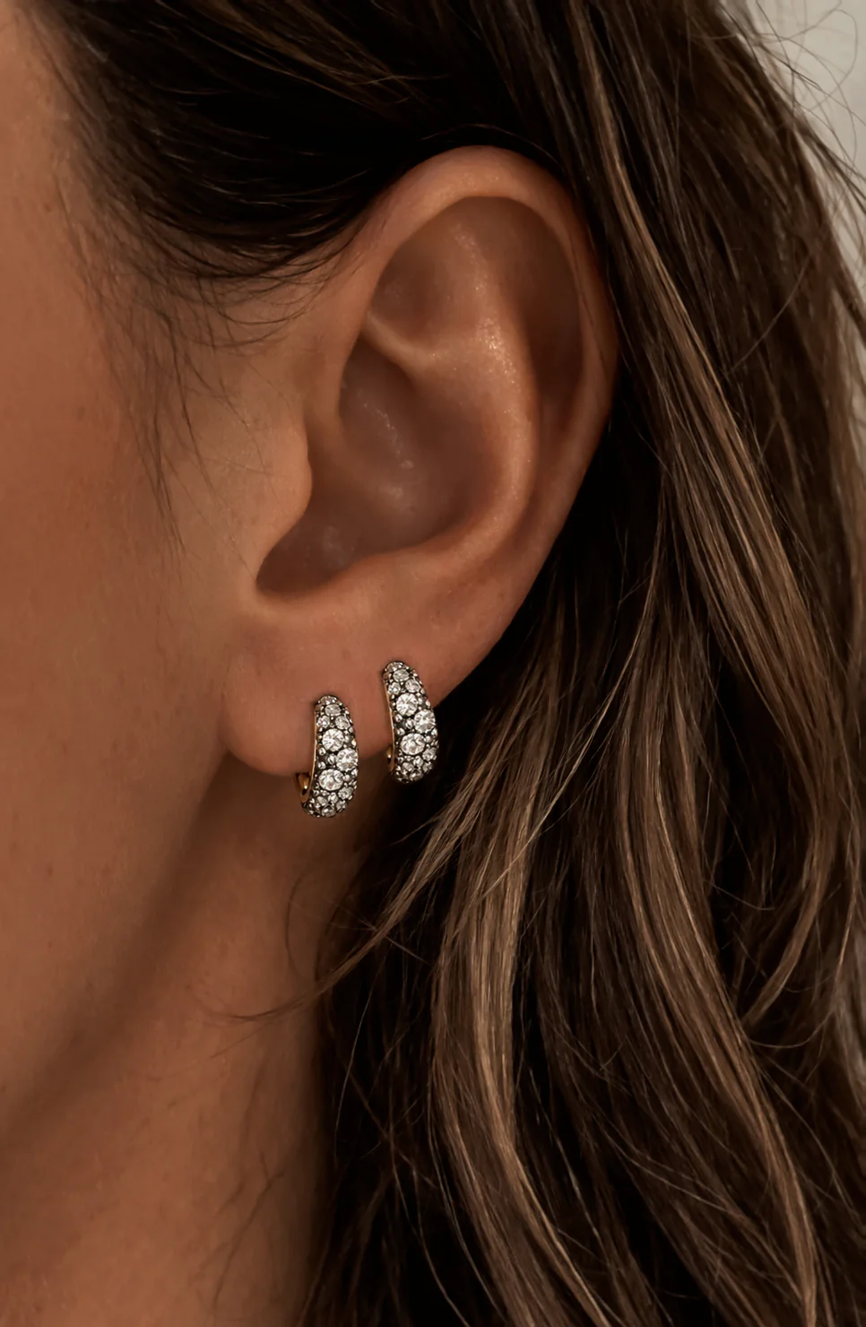 14kt gold and diamond black rhodium bubble hoop - Image 2
