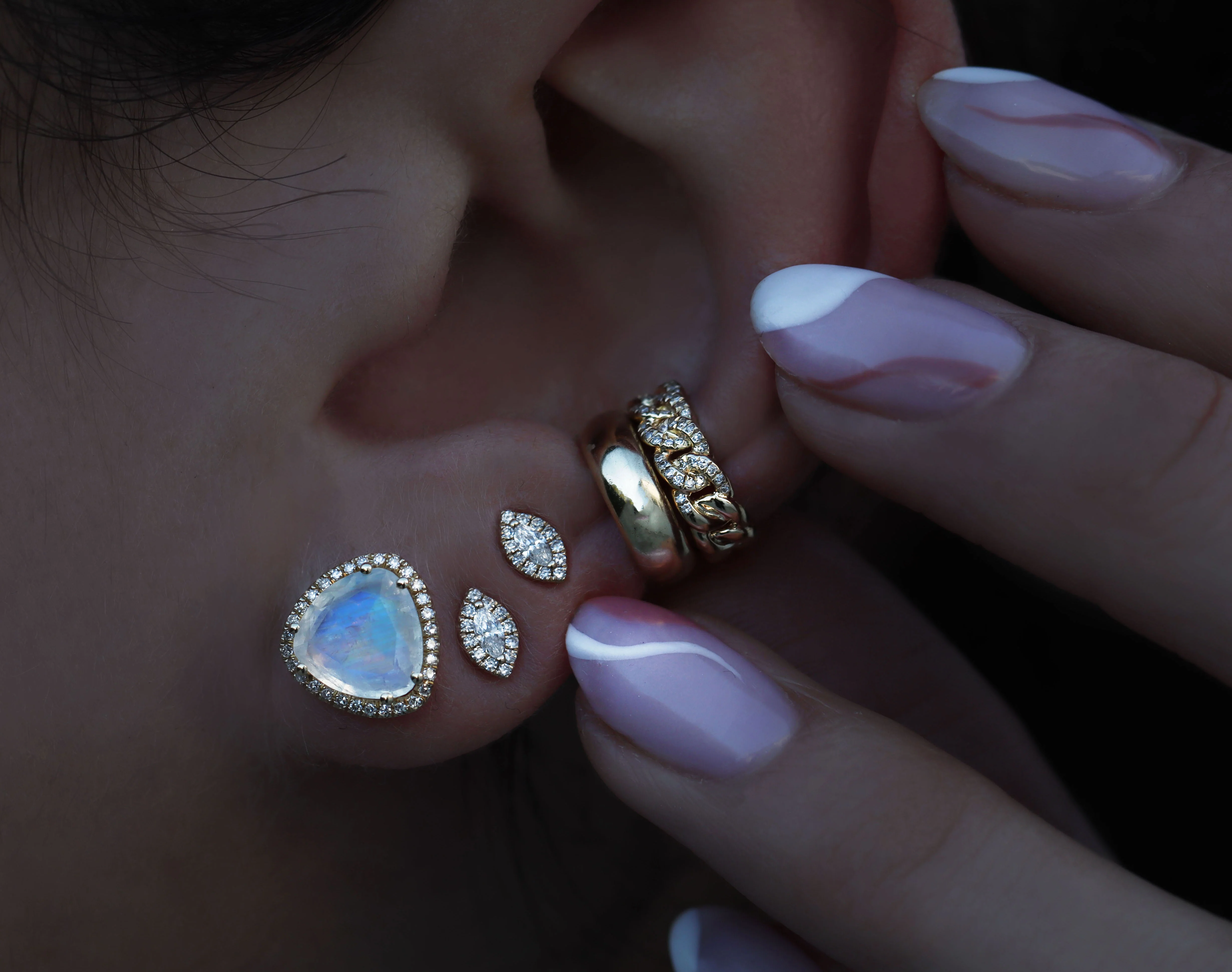 14kt gold and diamond cuban link ear band - Image 3