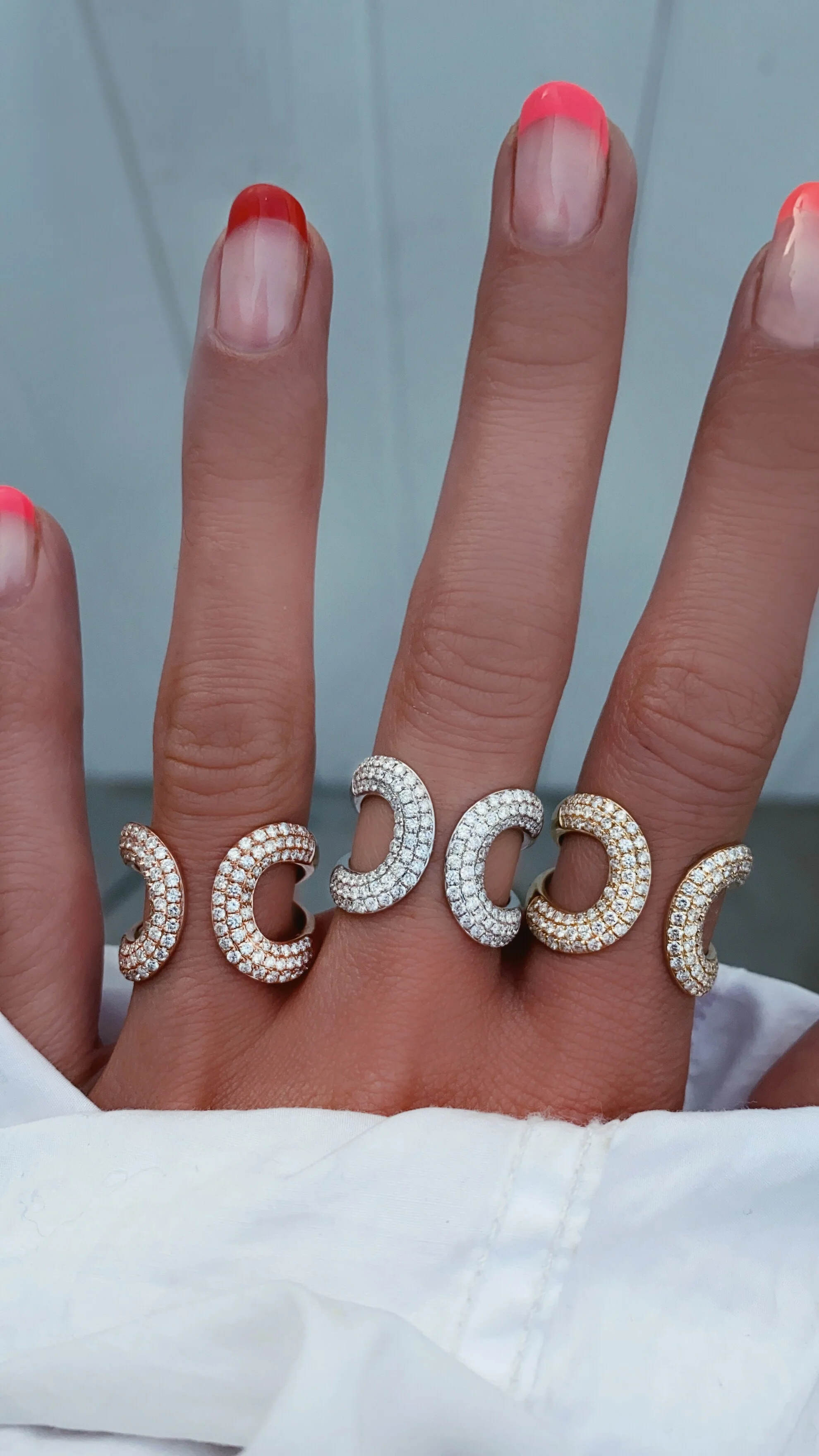 14kt gold and diamond double horseshoe ring - Image 3