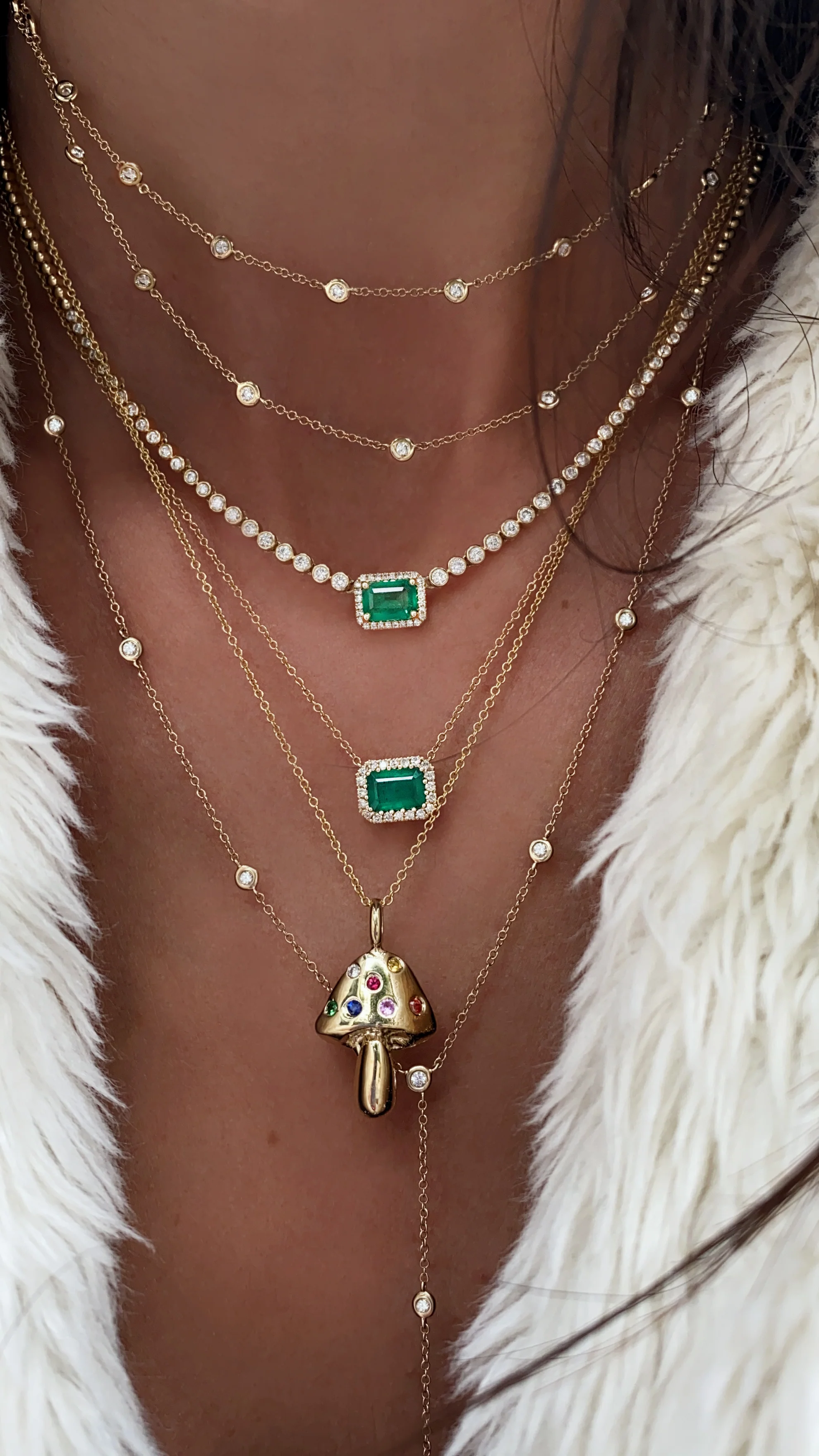 14kt gold and diamond emerald halo necklace - Image 4