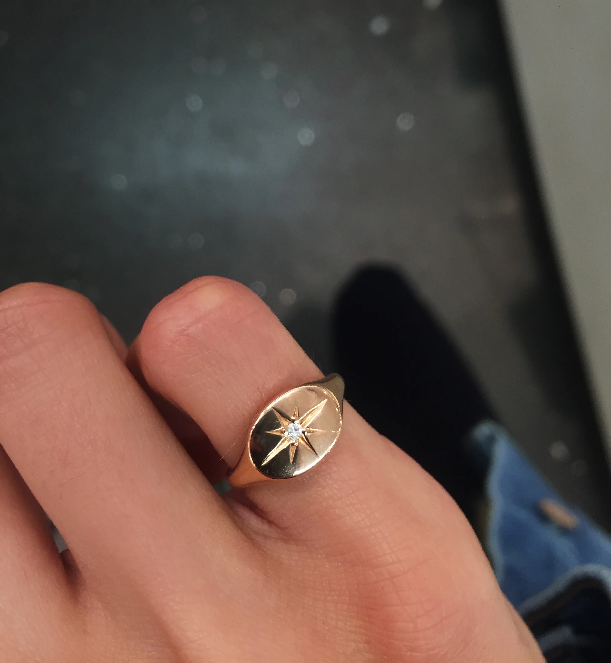 14kt gold and diamond horizontal starburst signet ring - Image 5