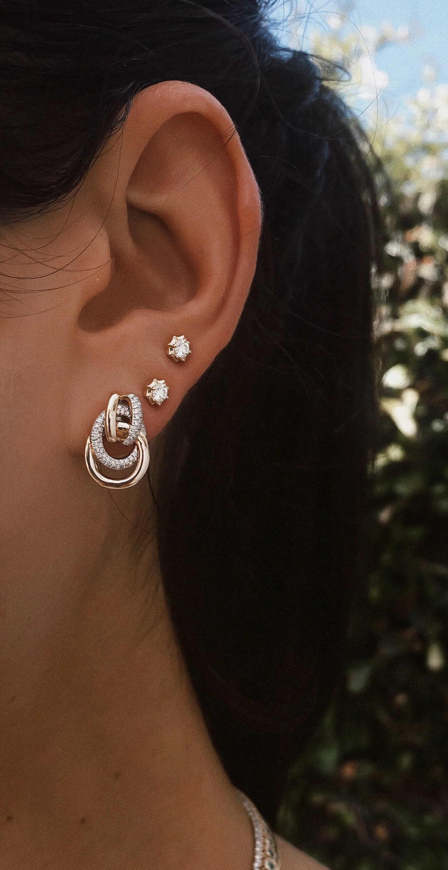 14kt gold and diamond knot stud - Image 3