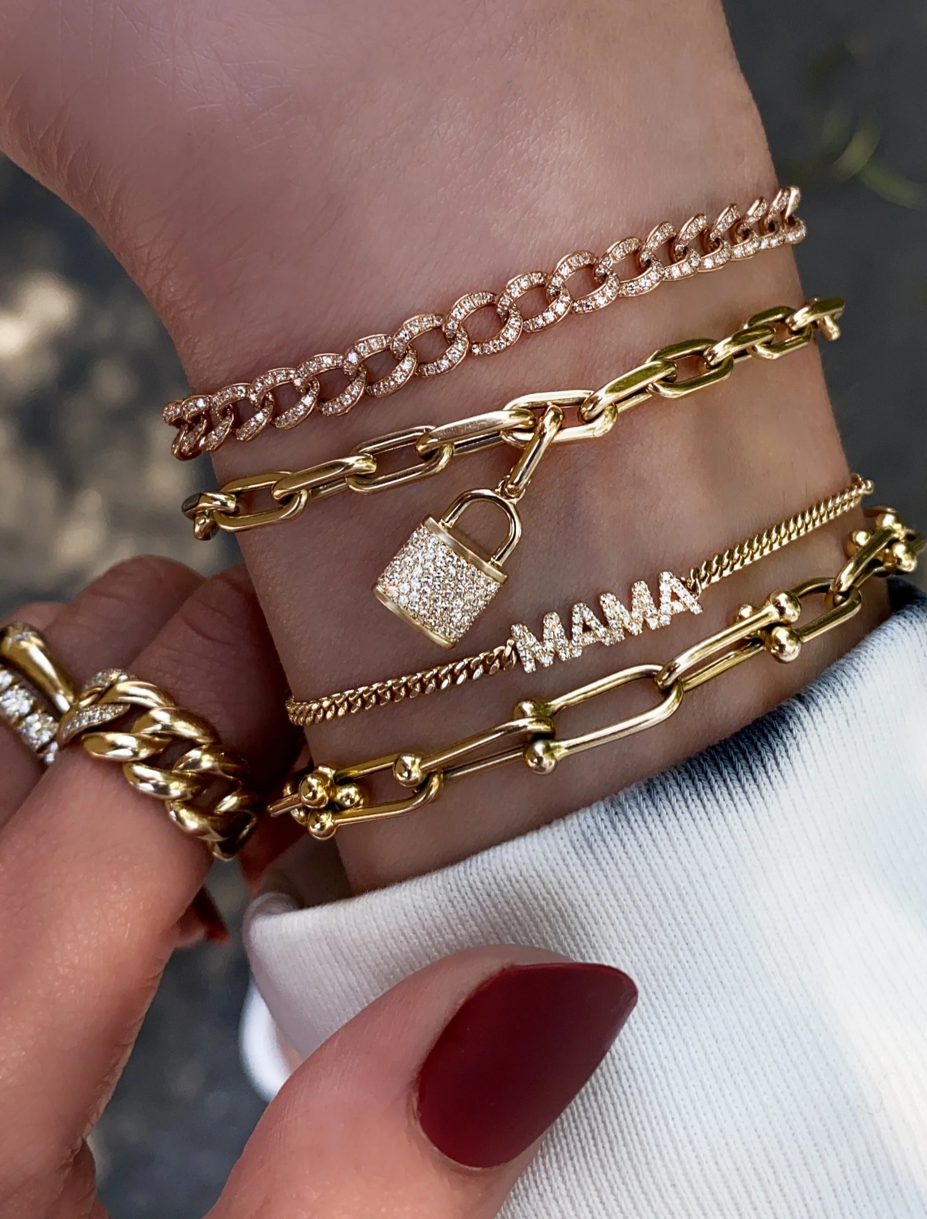 14kt gold and diamond mini mama flat link chain bracelet - Image 4