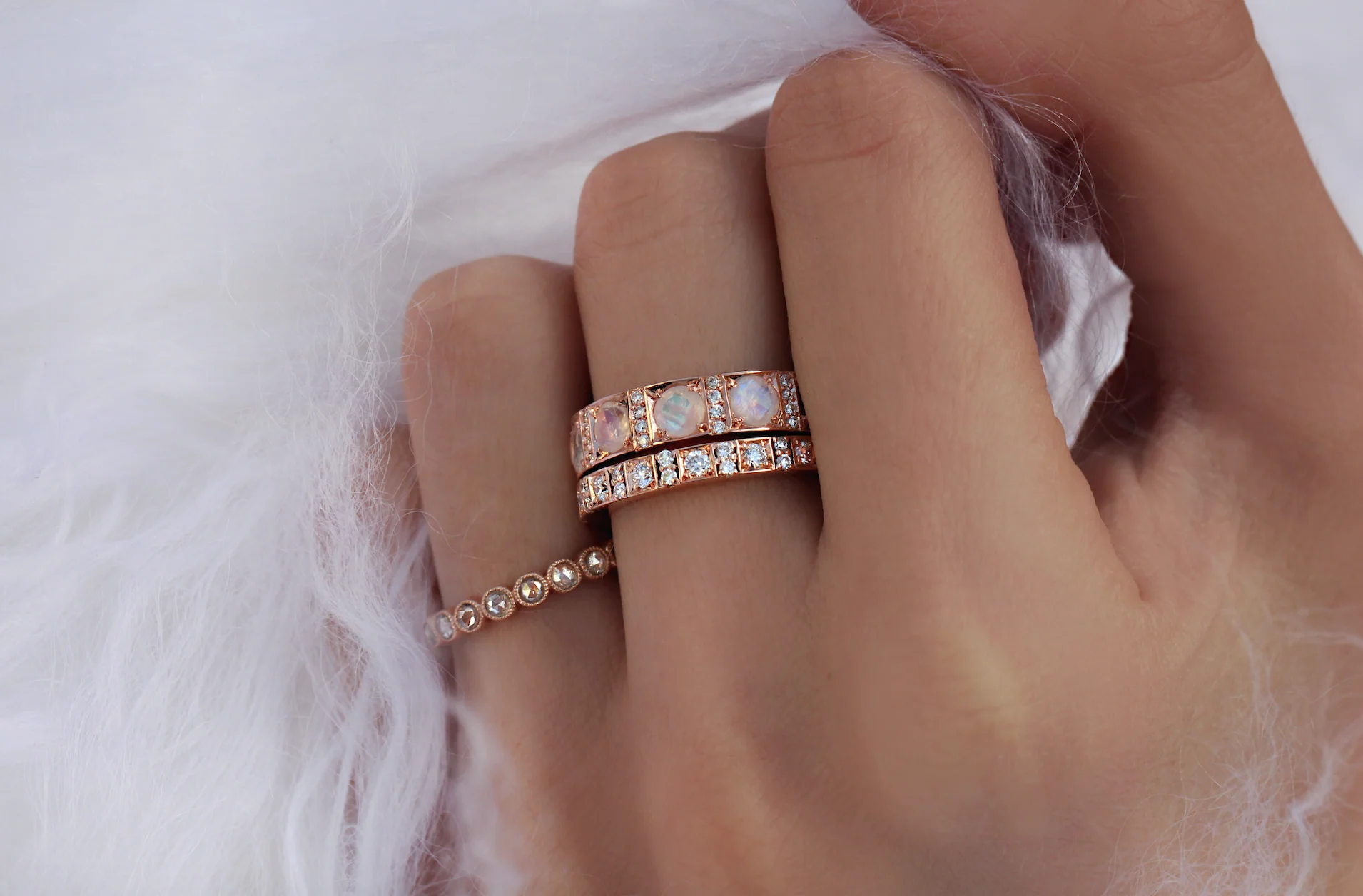 14kt gold diamond and moonstone band - Image 4