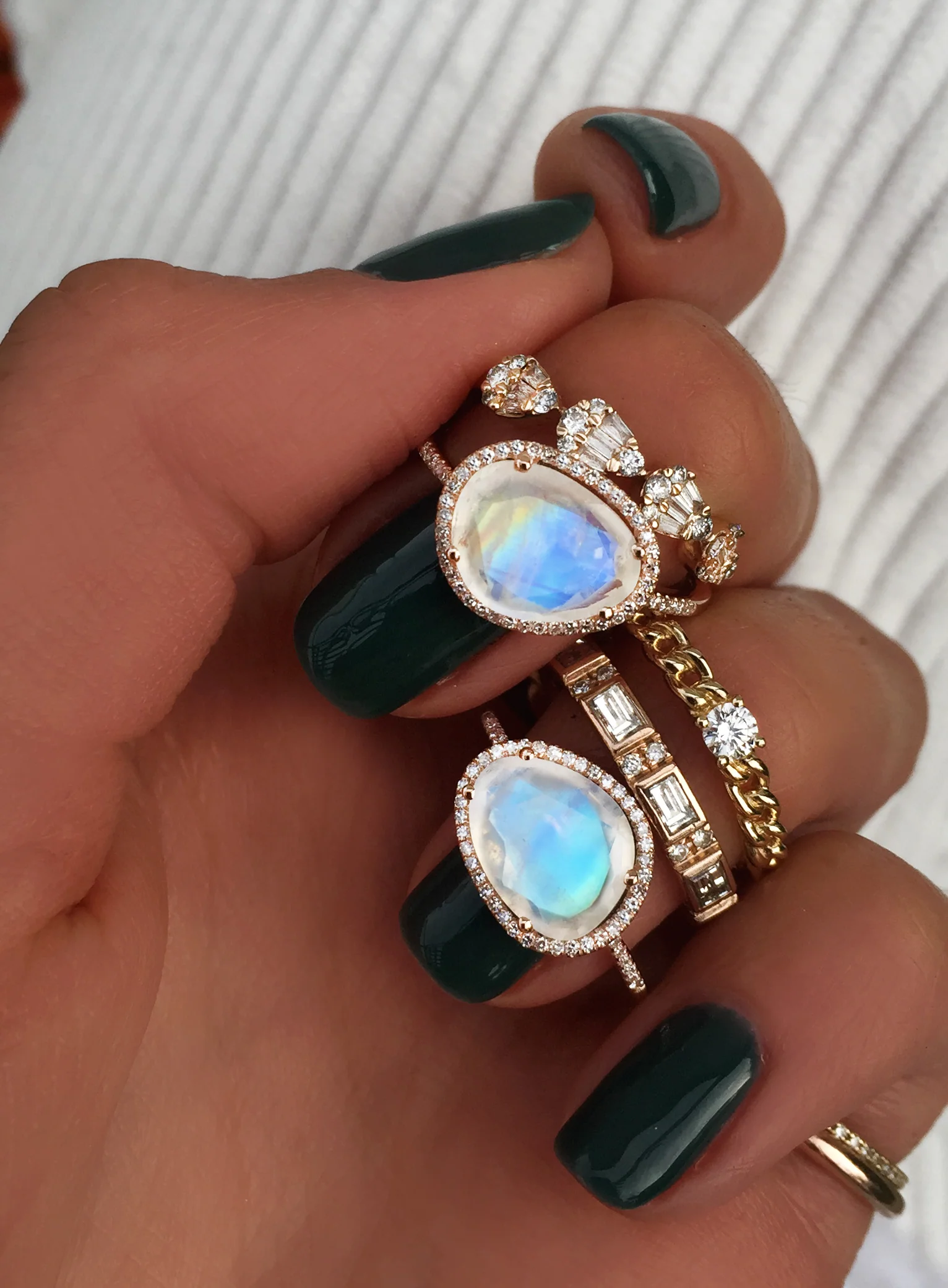 14kt gold and diamond single band moonstone ring - Image 4