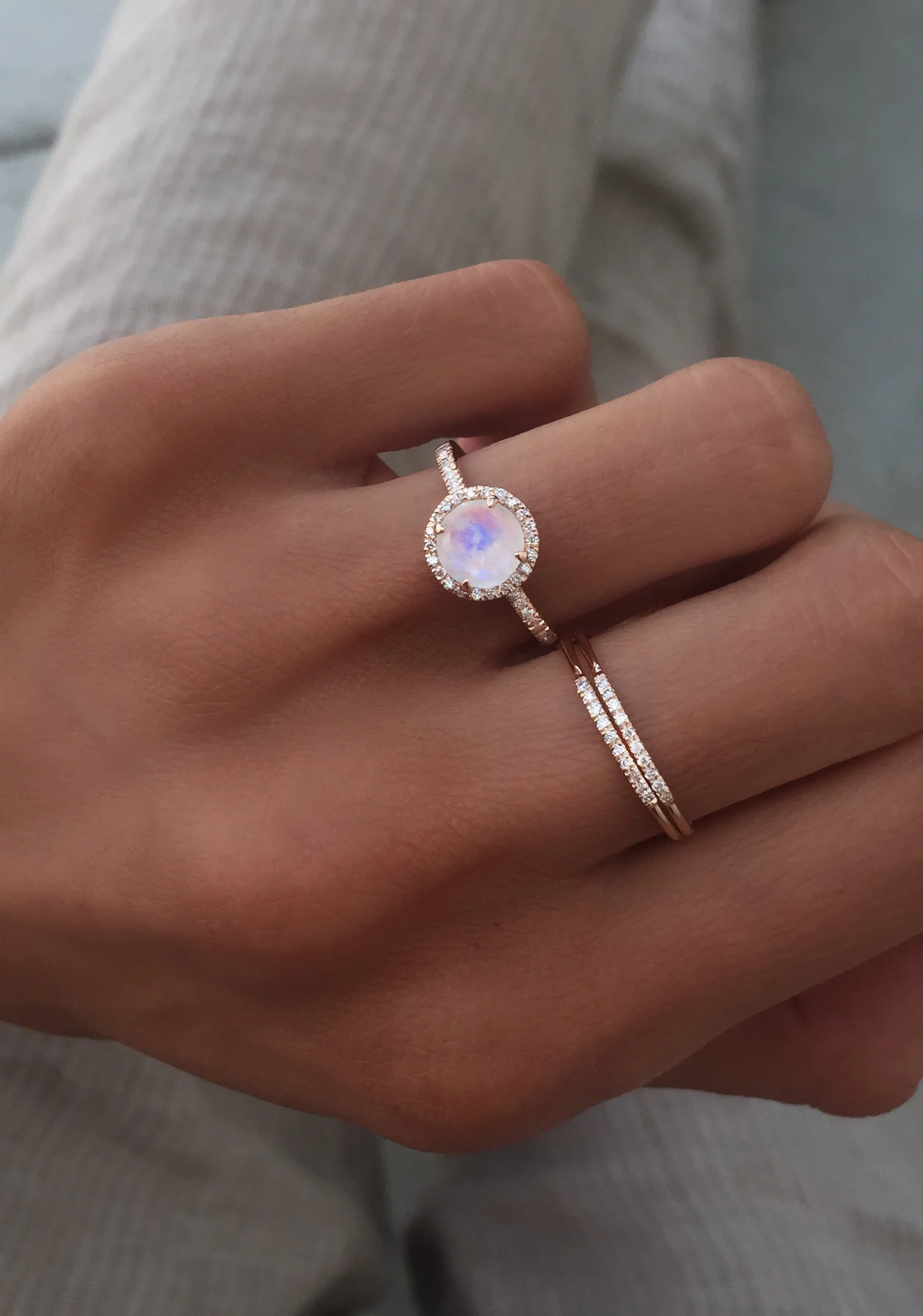 14kt gold and diamond round mini moonstone ring - Image 4