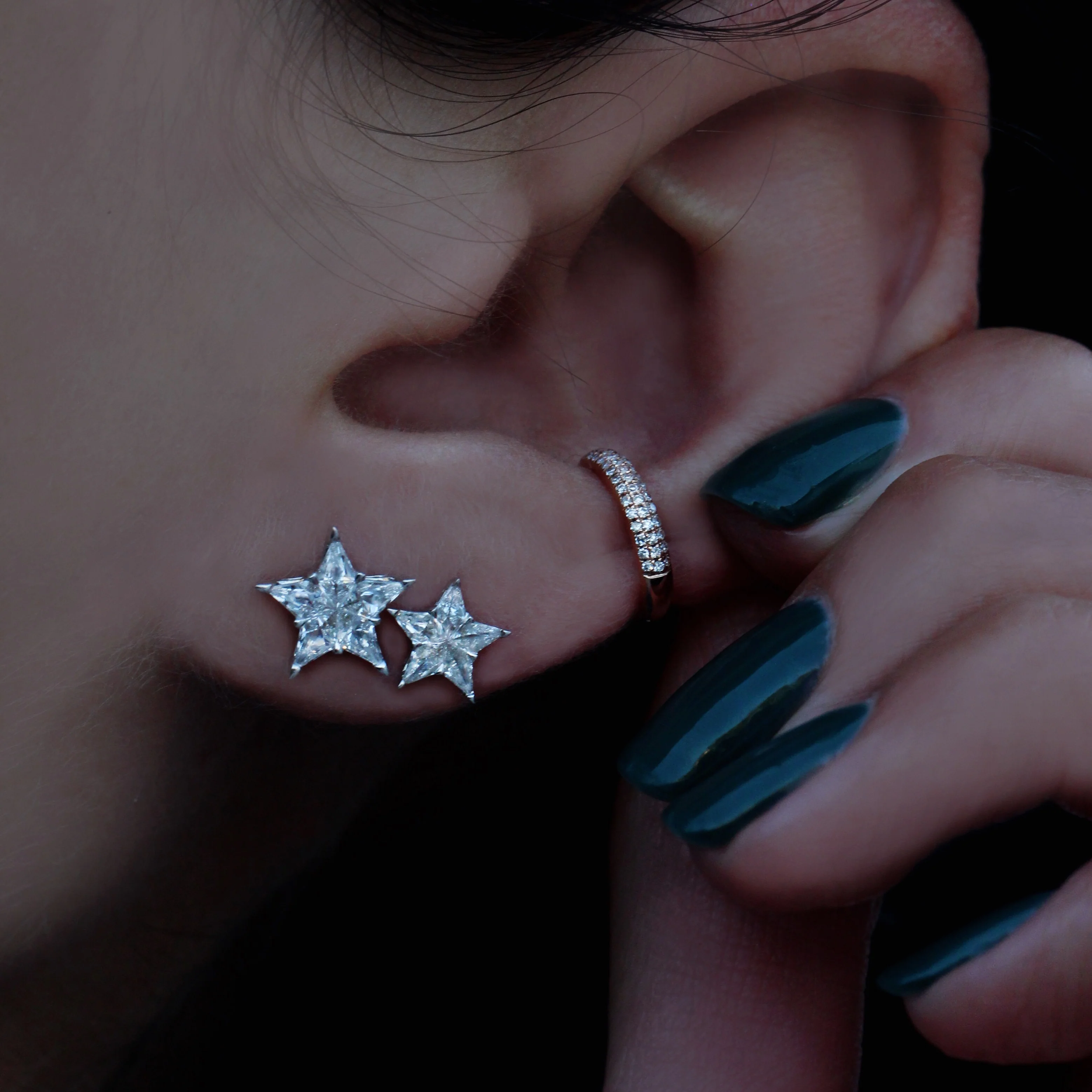 14kt gold and diamond rounded ear band - Image 4