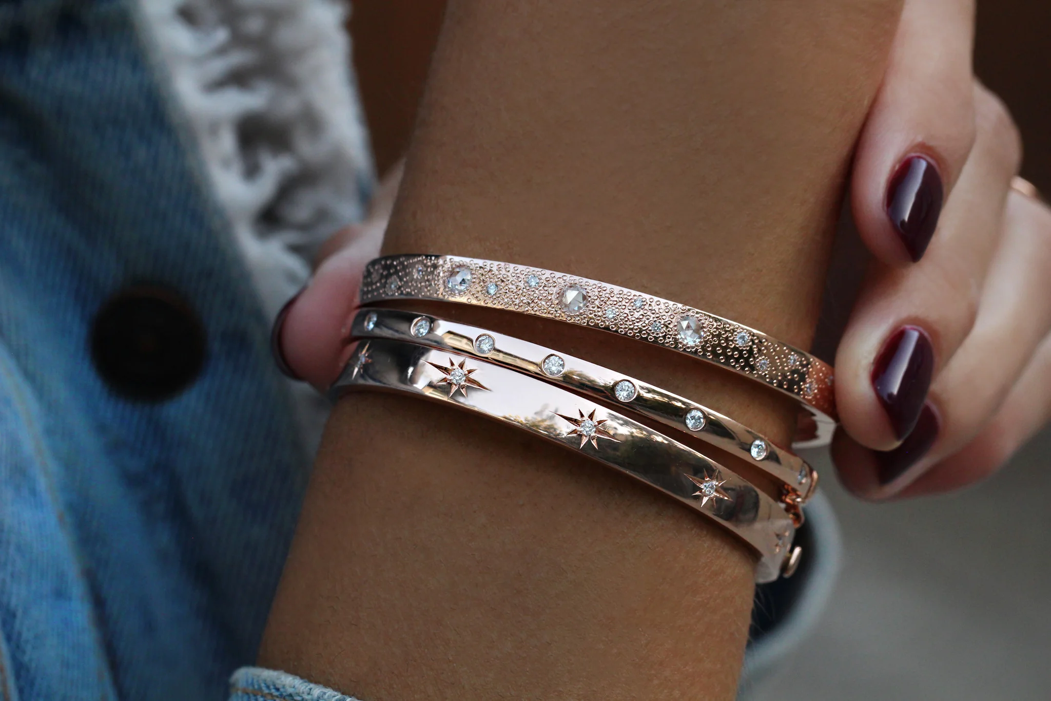 14kt gold and diamond stud bangle - Image 3