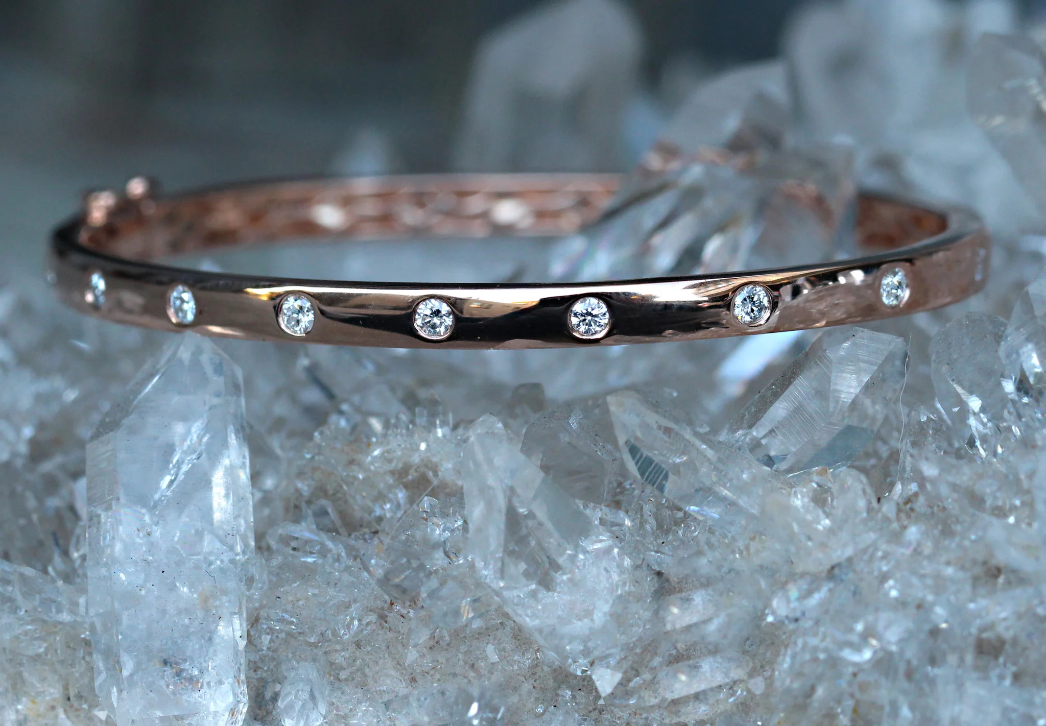 14kt gold and diamond stud bangle - Image 4