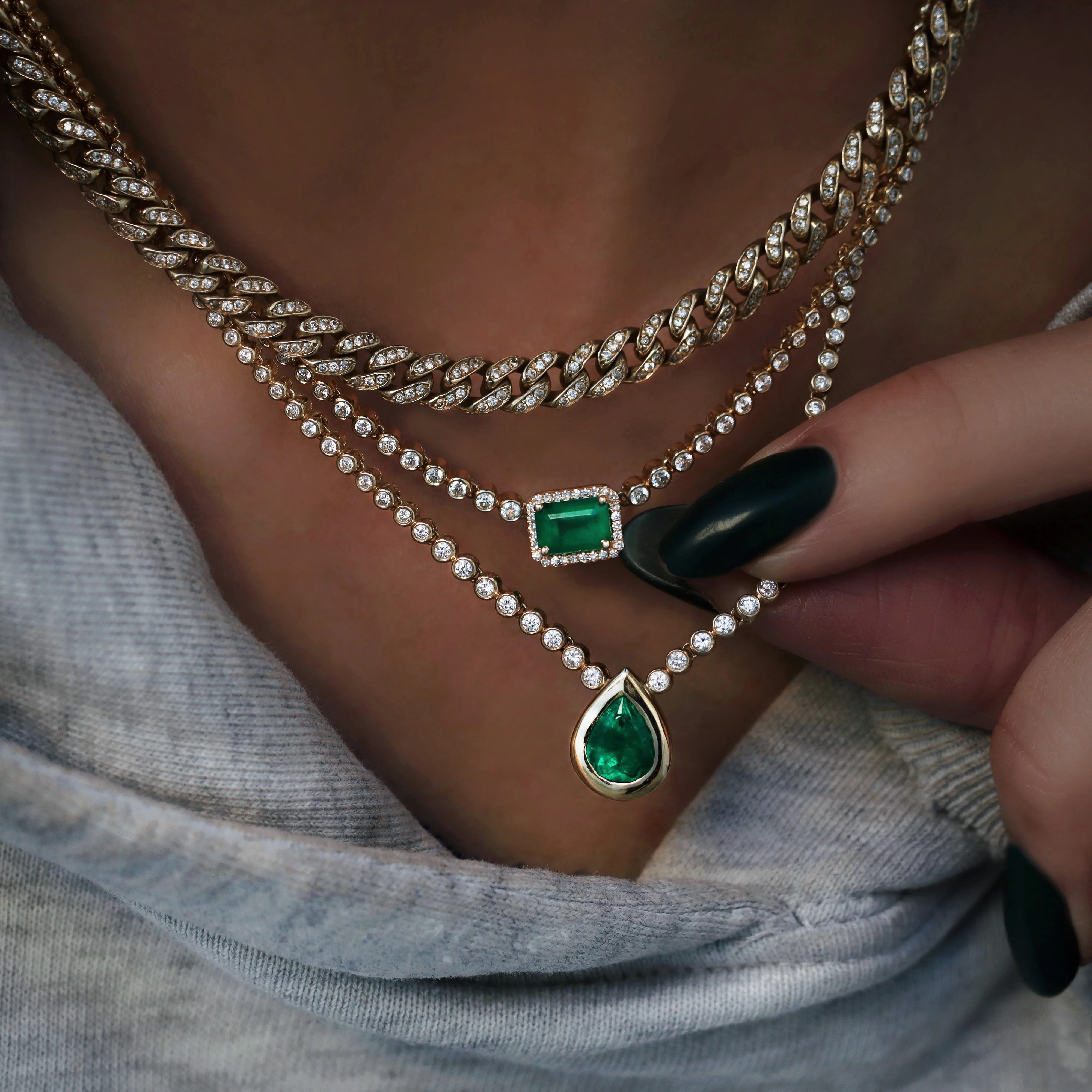 14kt gold and diamond teardrop emerald bezel necklace - Image 2