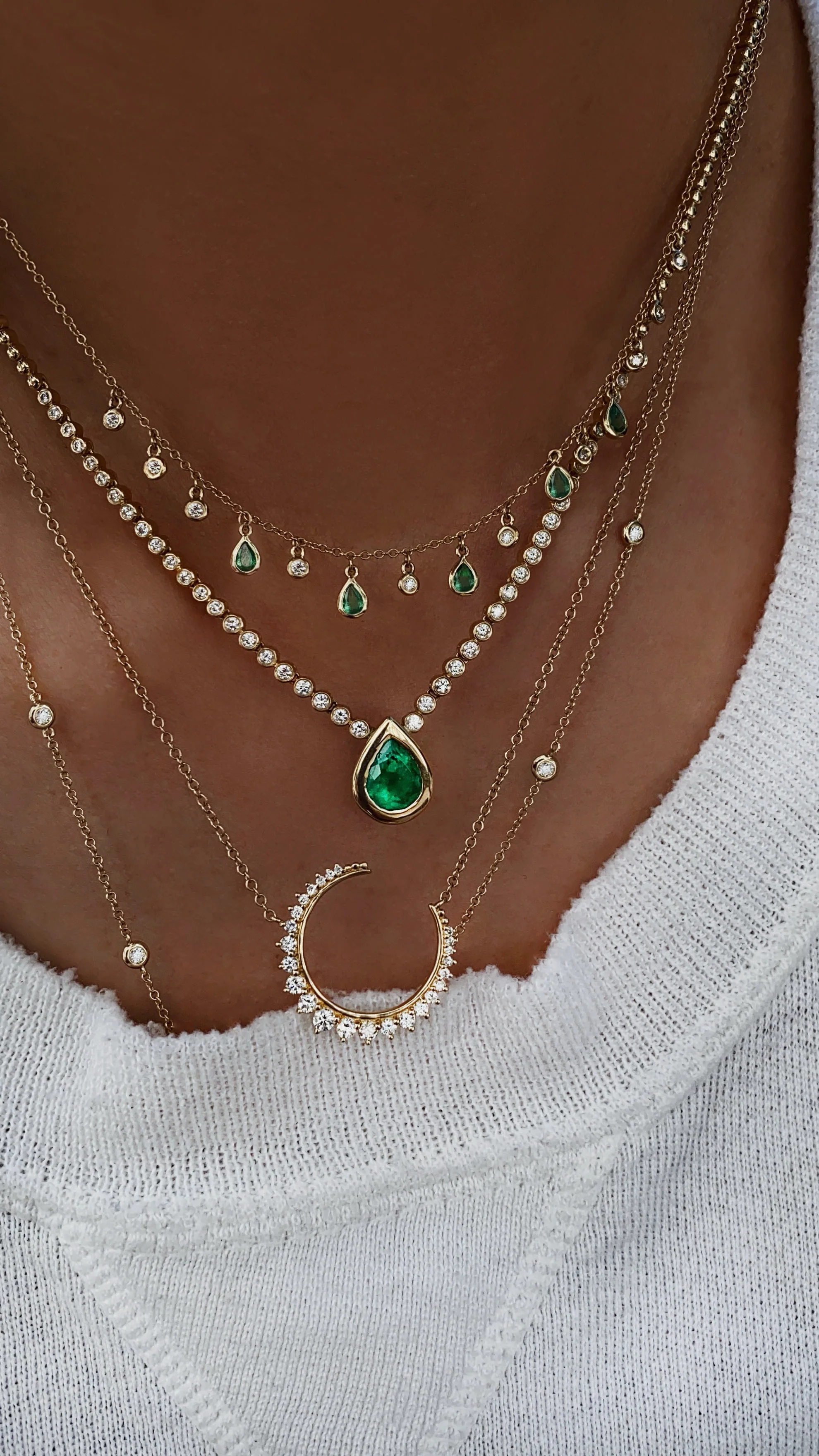 14kt gold and diamond teardrop emerald bezel necklace - Image 3