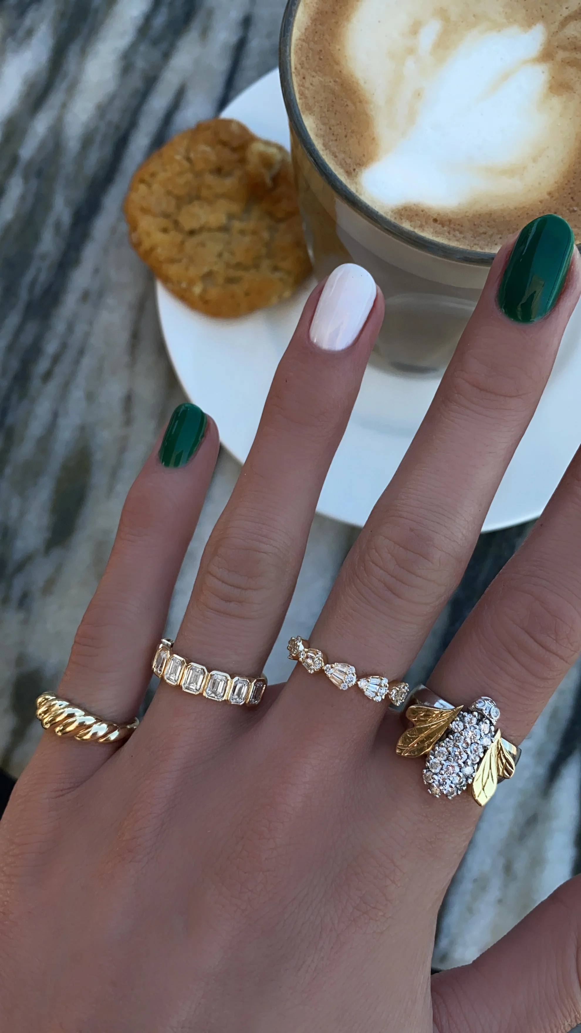 14kt gold and diamond two toned vintage honey bee ring - Image 5