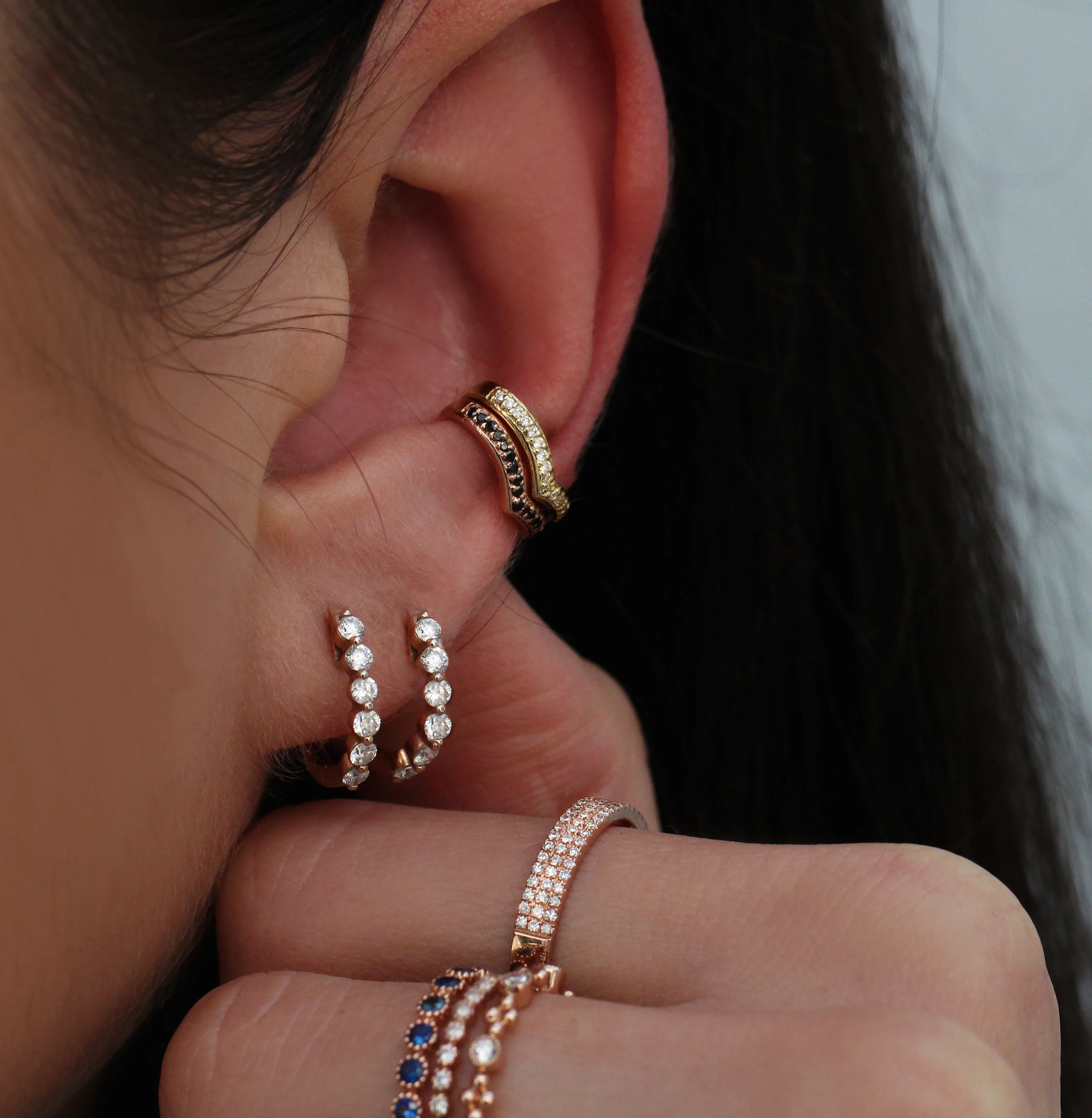 14kt gold and diamond V ear band - Image 3