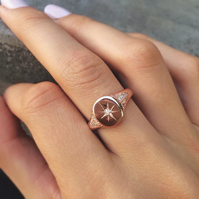 14kt gold and diamond vintage starburst signet ring - Image 5