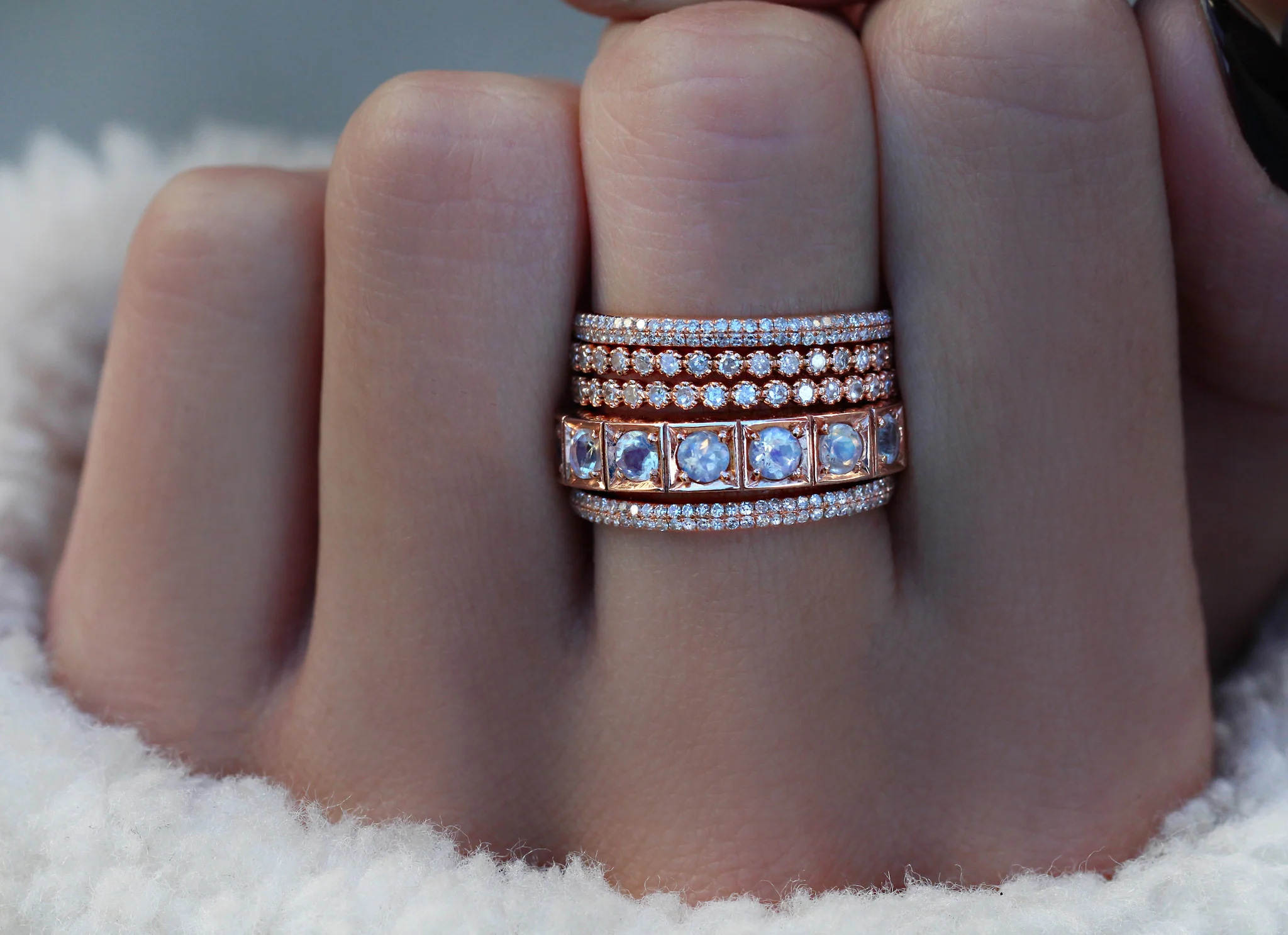 14kt gold moonstone band - Image 5