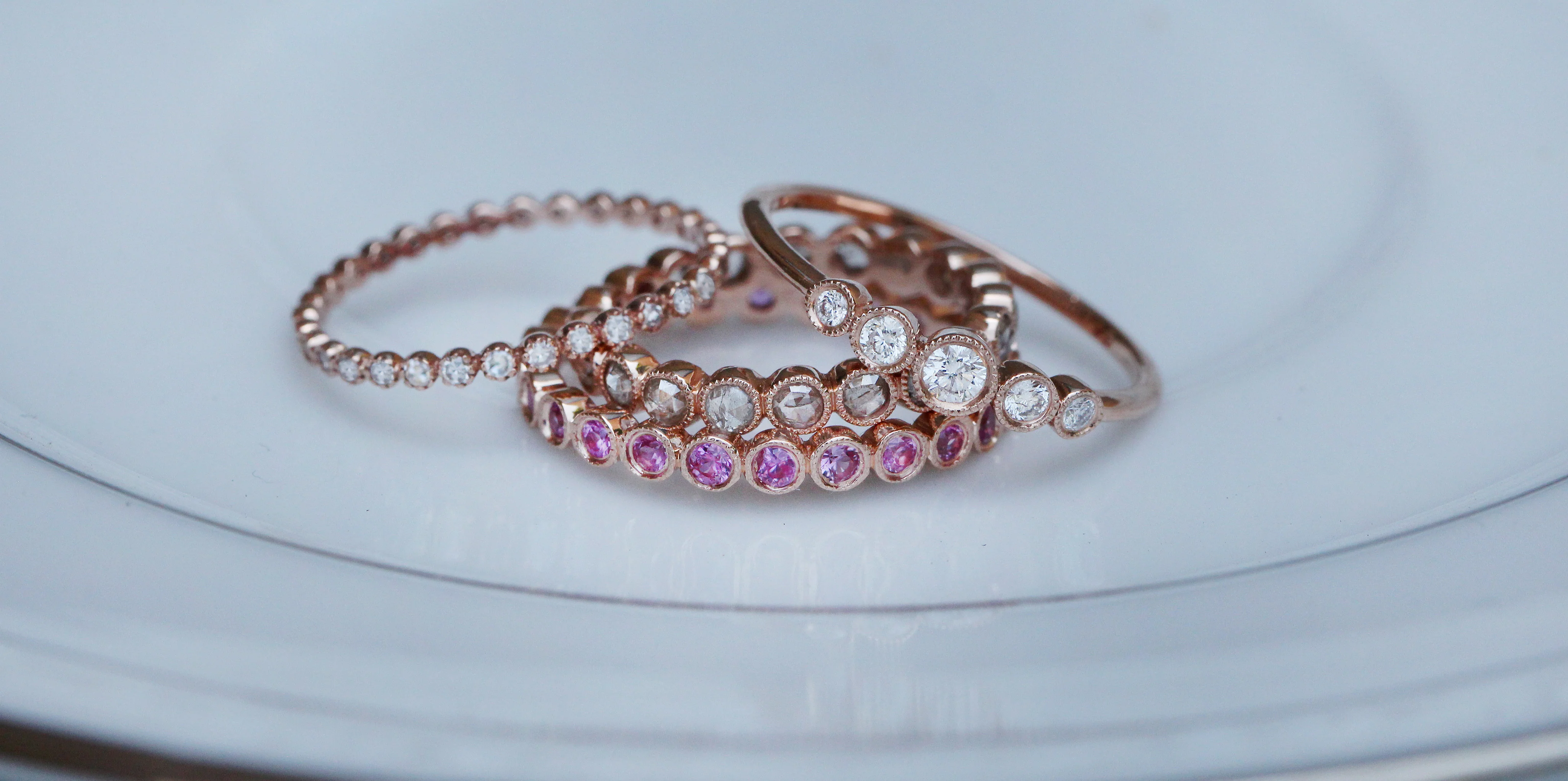 14kt gold pink sapphire bezel band - Image 4
