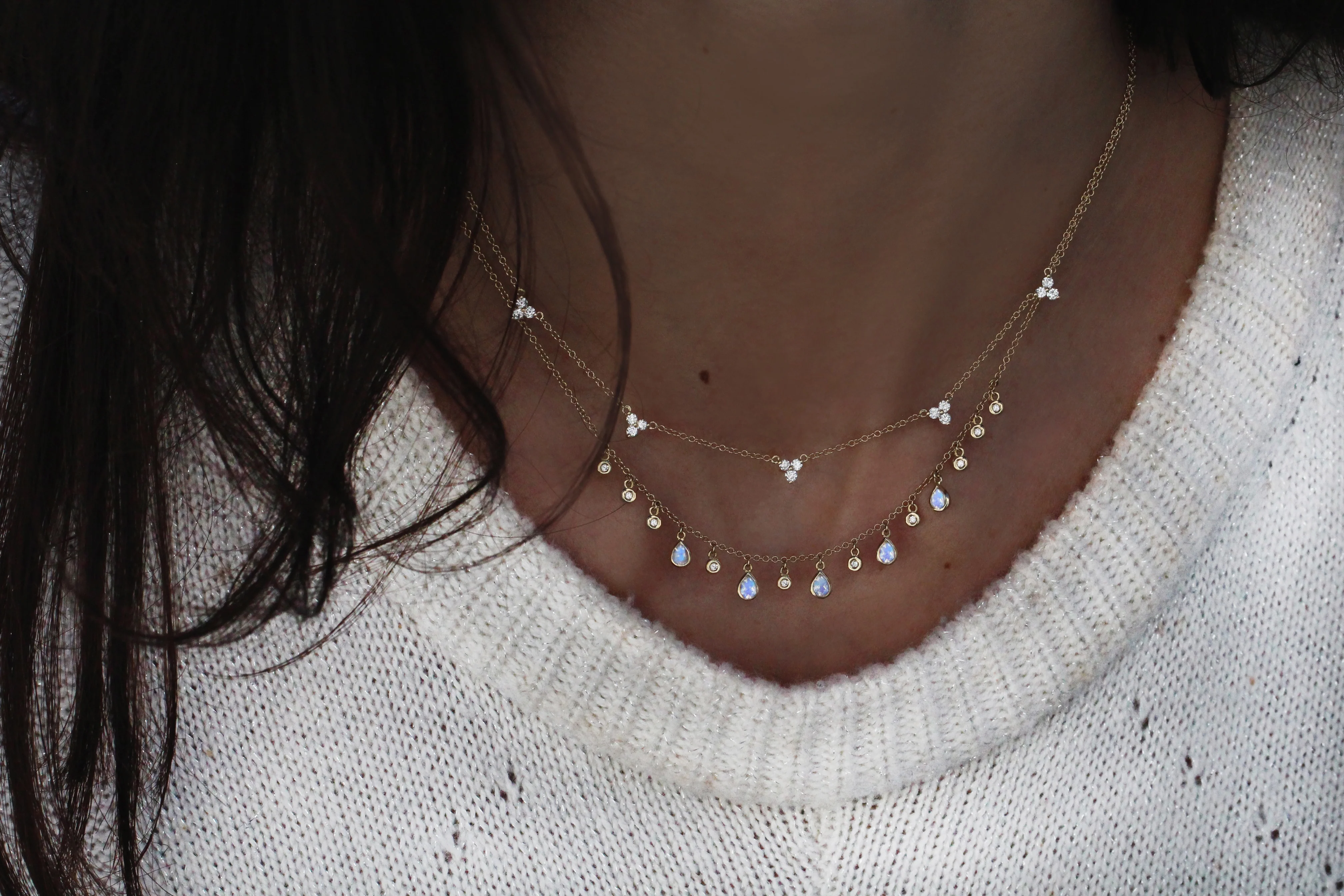 14kt gold and three diamond cluster necklace - Image 3