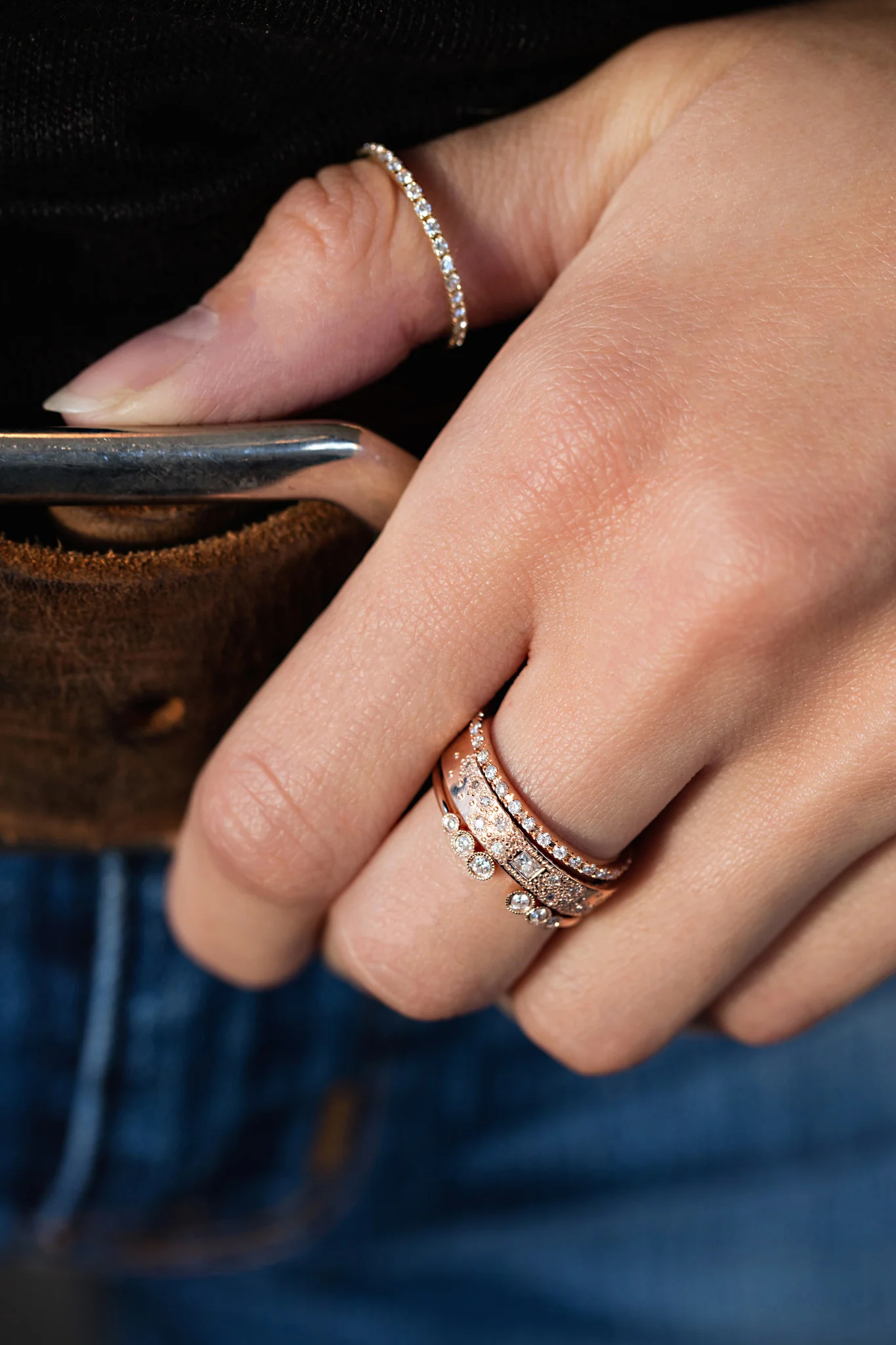 14kt gold and diamond micro eternity band - Image 4