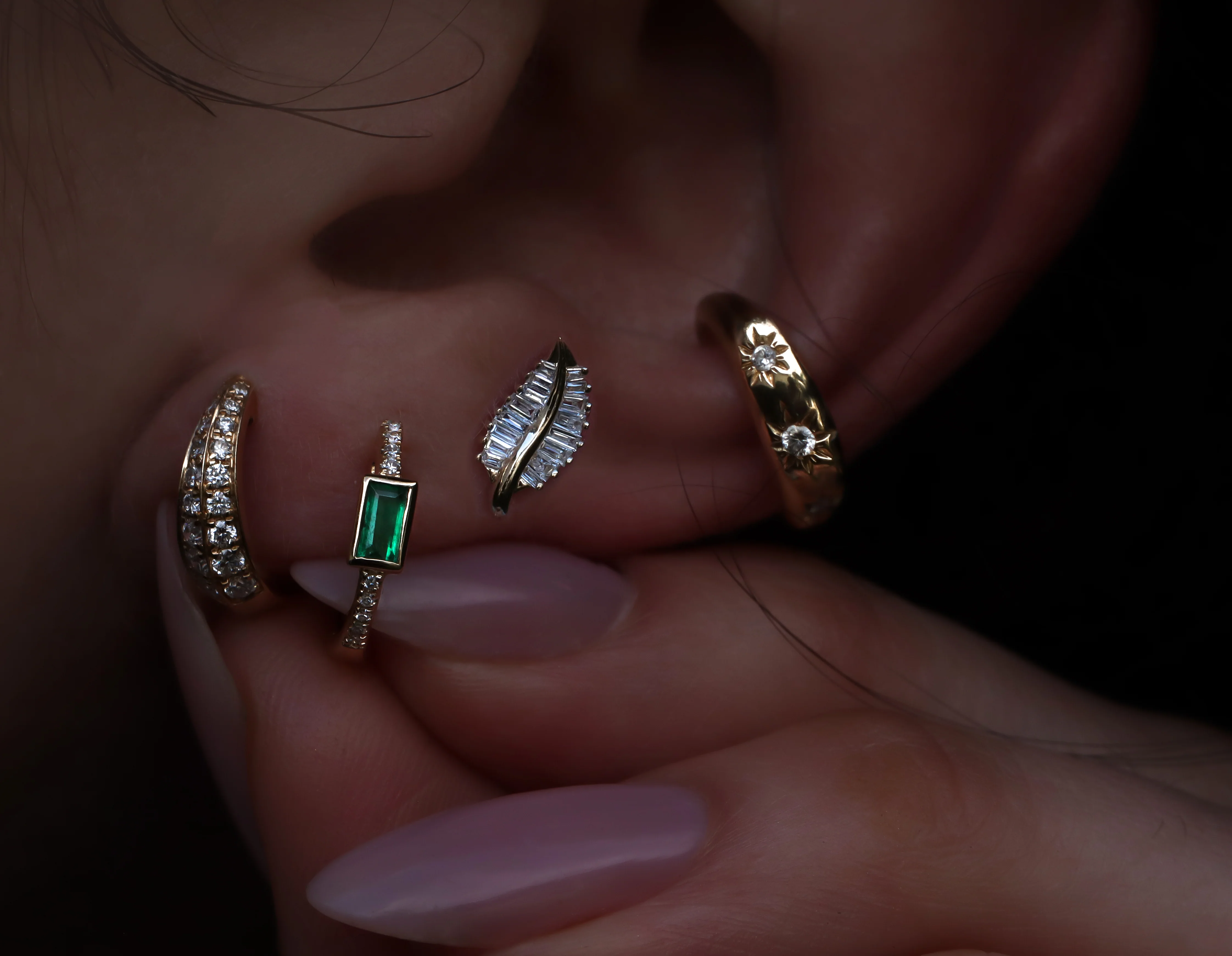 14kt gold three diamond starburst ear band - Image 3