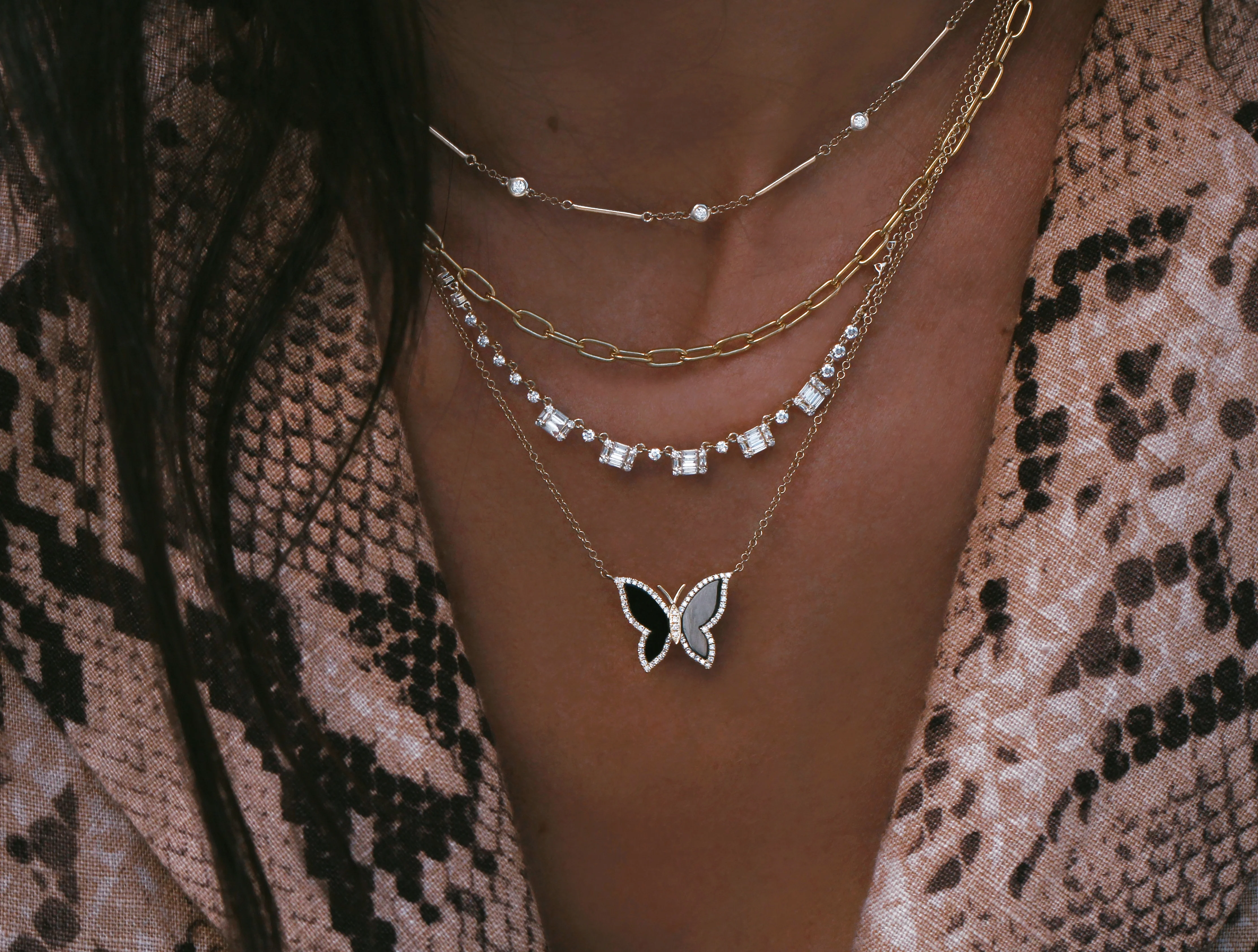 14kt gold baguette diamond row necklace - Image 4