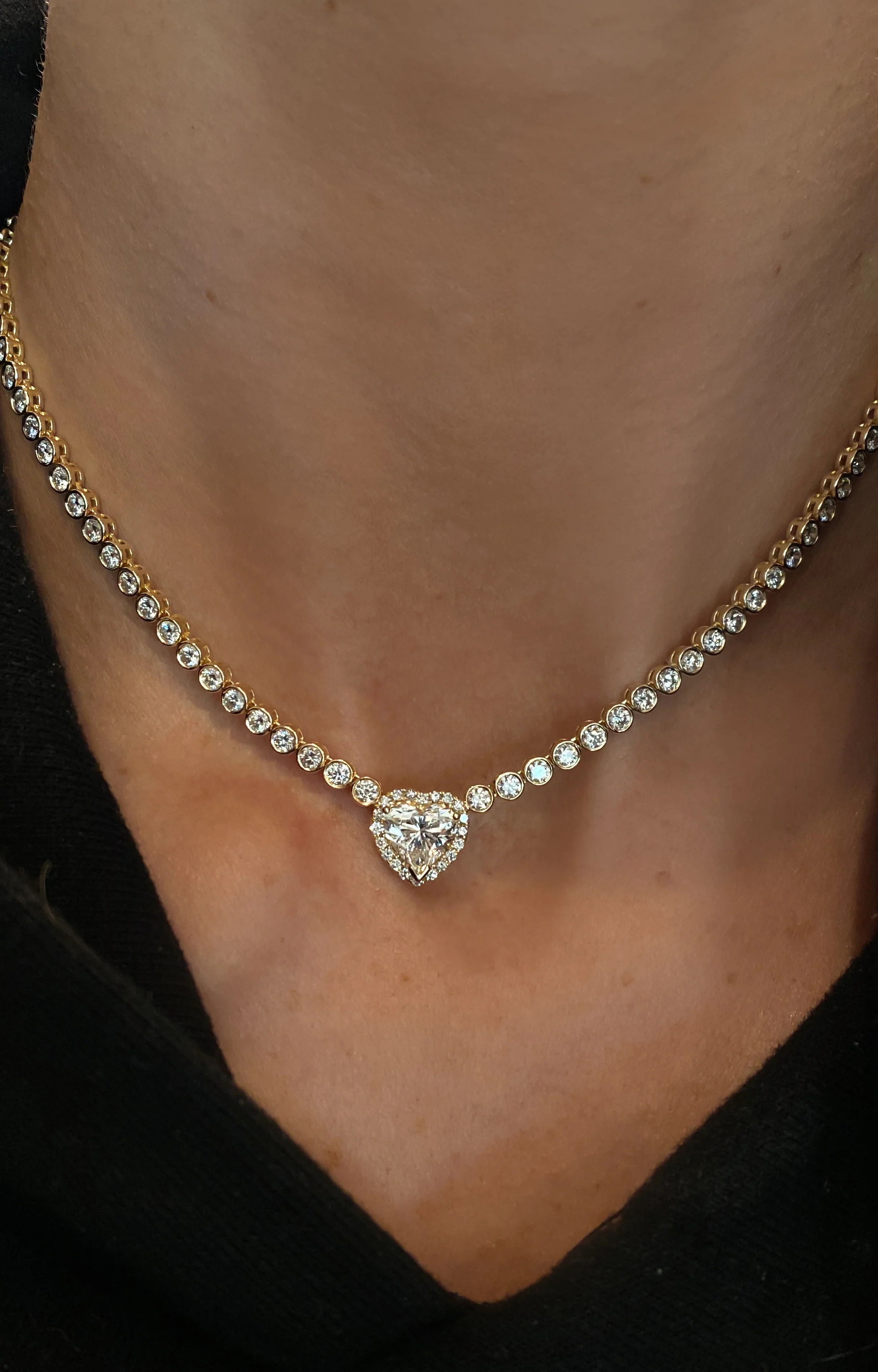 14kt gold diamond bezel heart center tennis necklace - Image 2