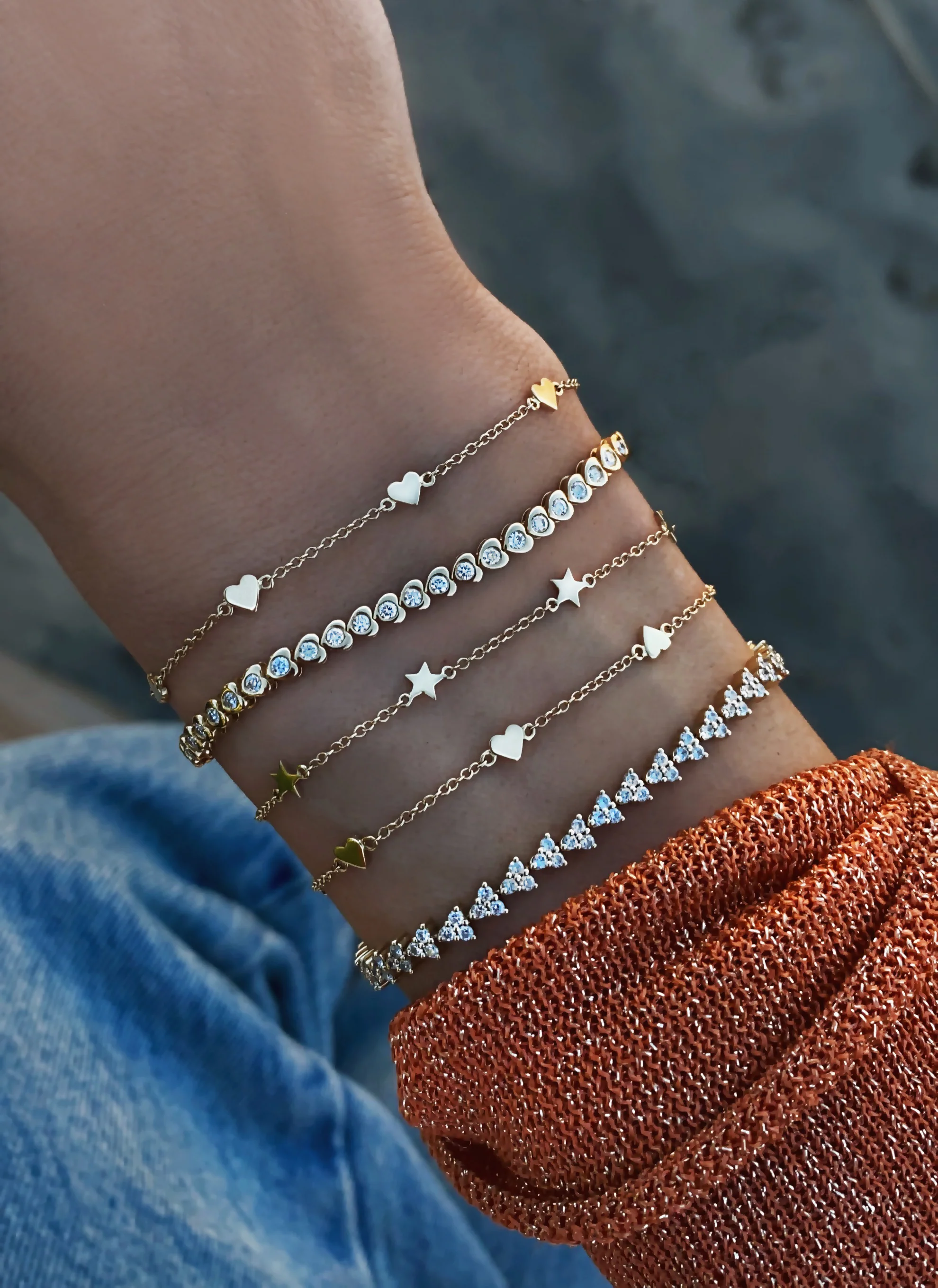 14kt gold diamond heart bezel tennis bracelet - Image 2