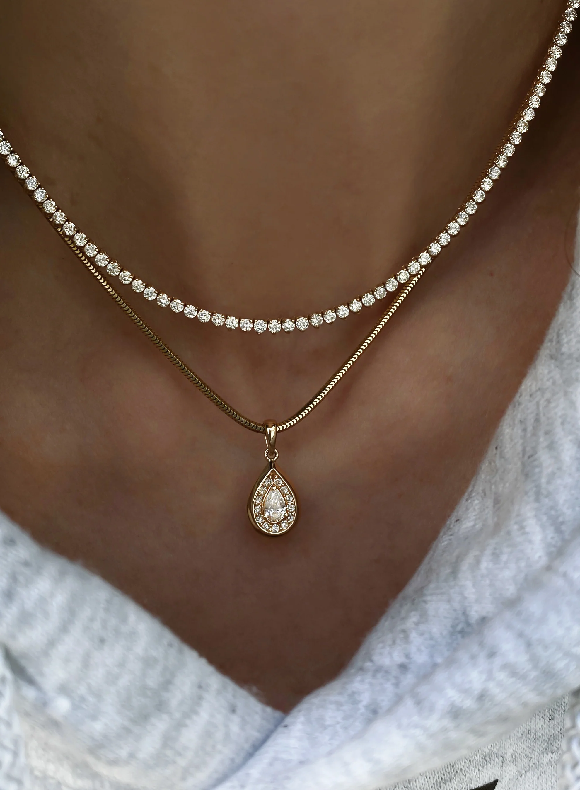 14kt gold and diamond classic tulip tennis necklace - Image 4