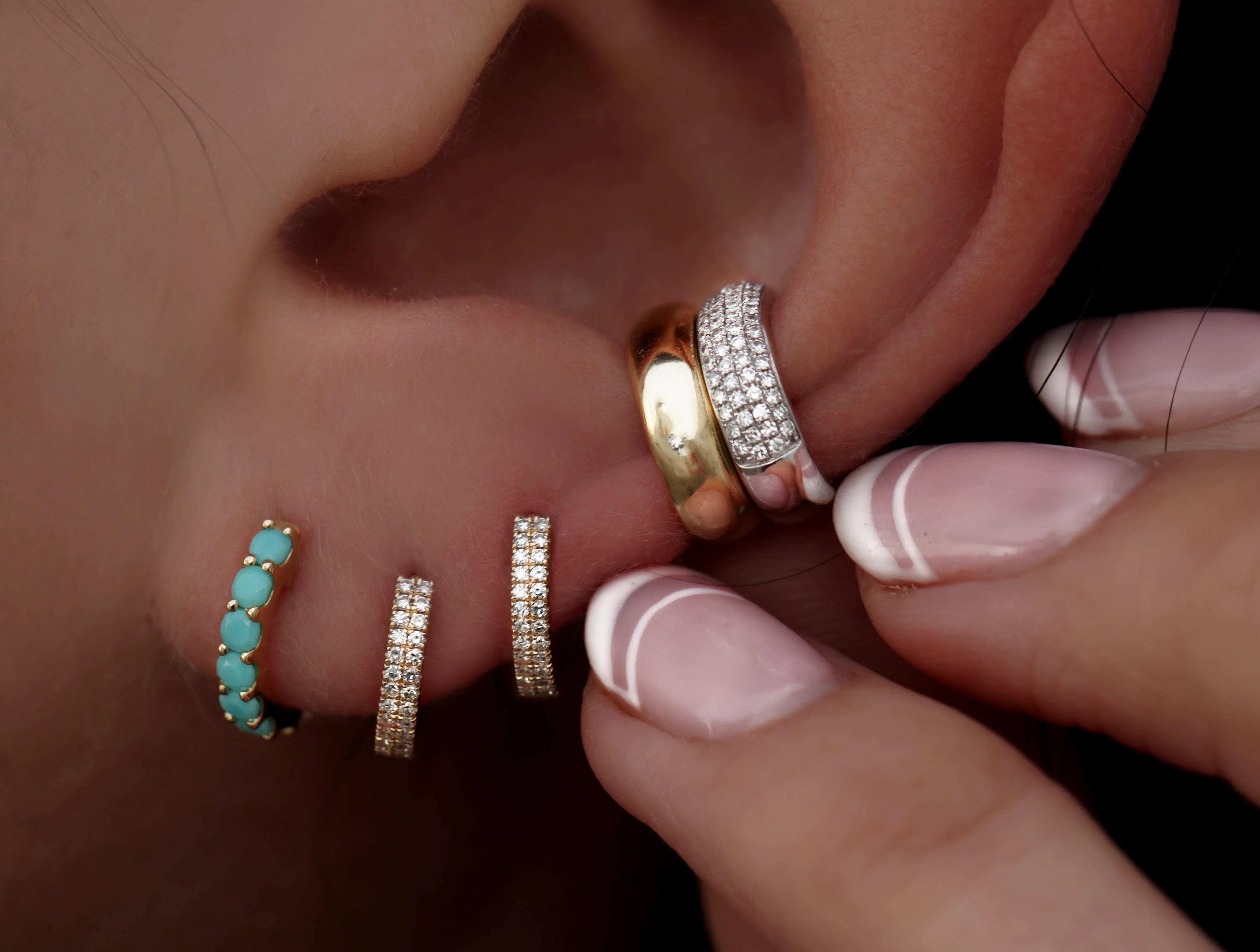 14kt gold double sided diamond turquoise hoop - Image 5
