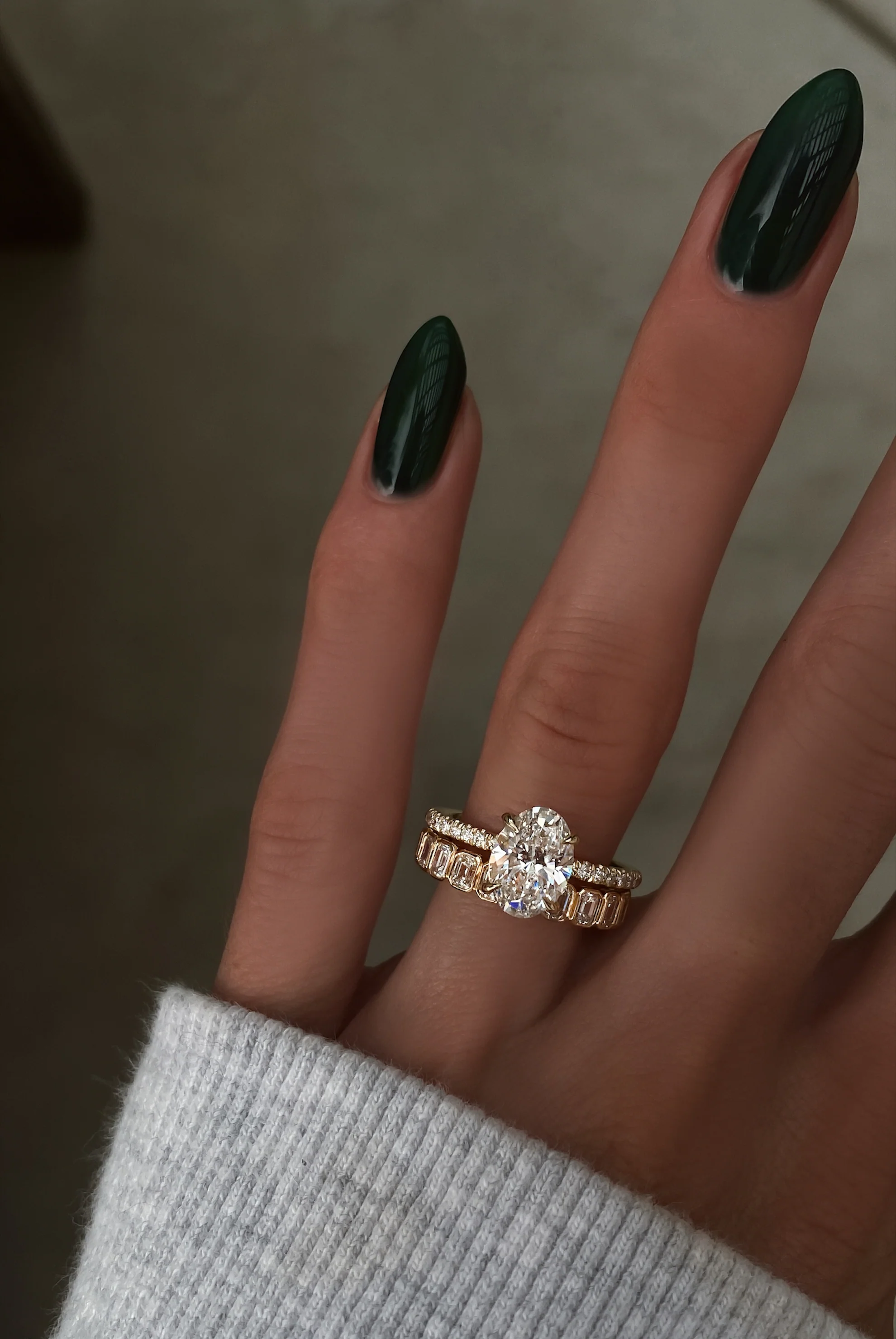 14kt gold petite emerald cut diamond bezel band - Image 4