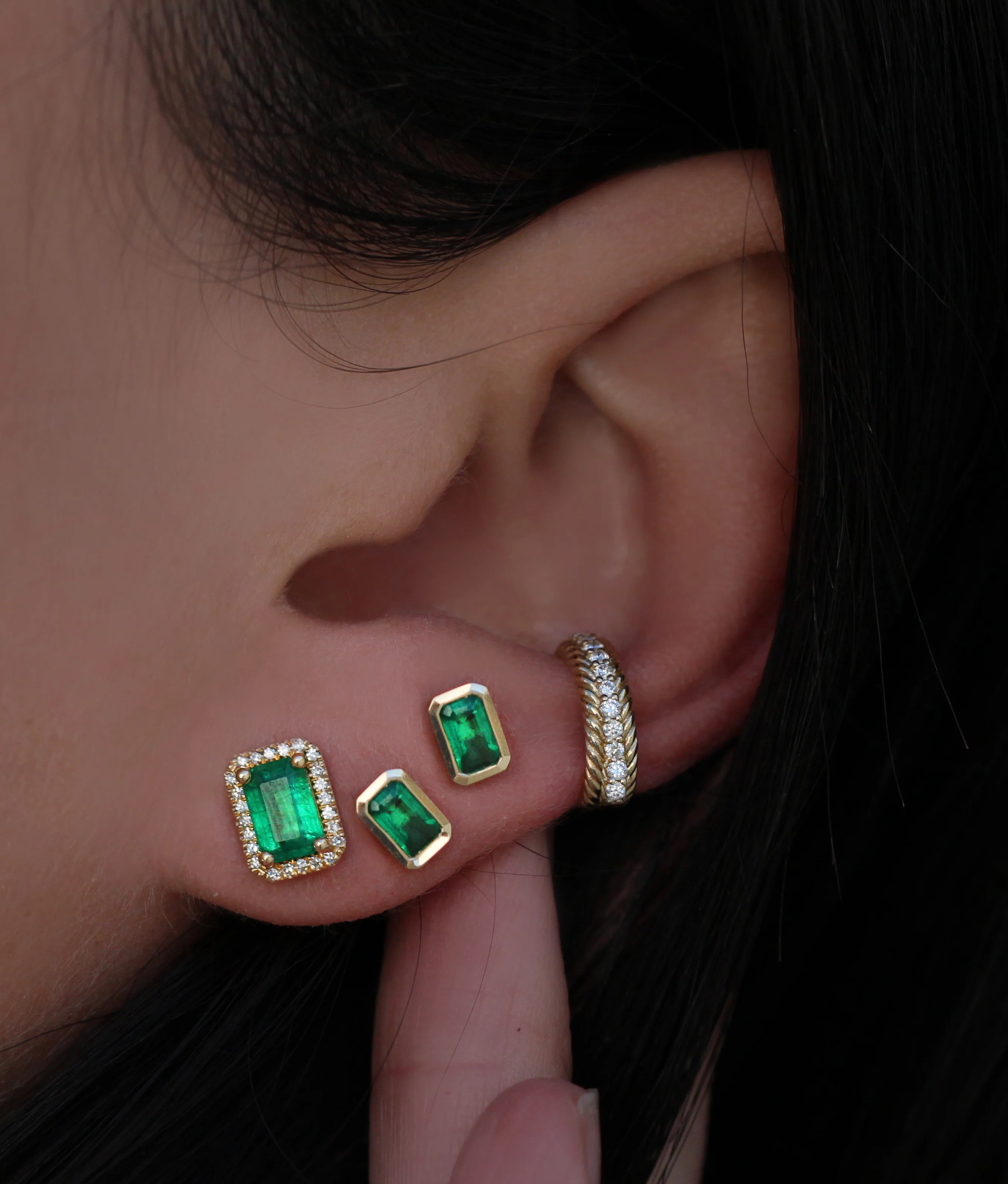 14kt gold emerald cut emerald bezel studs - Image 4