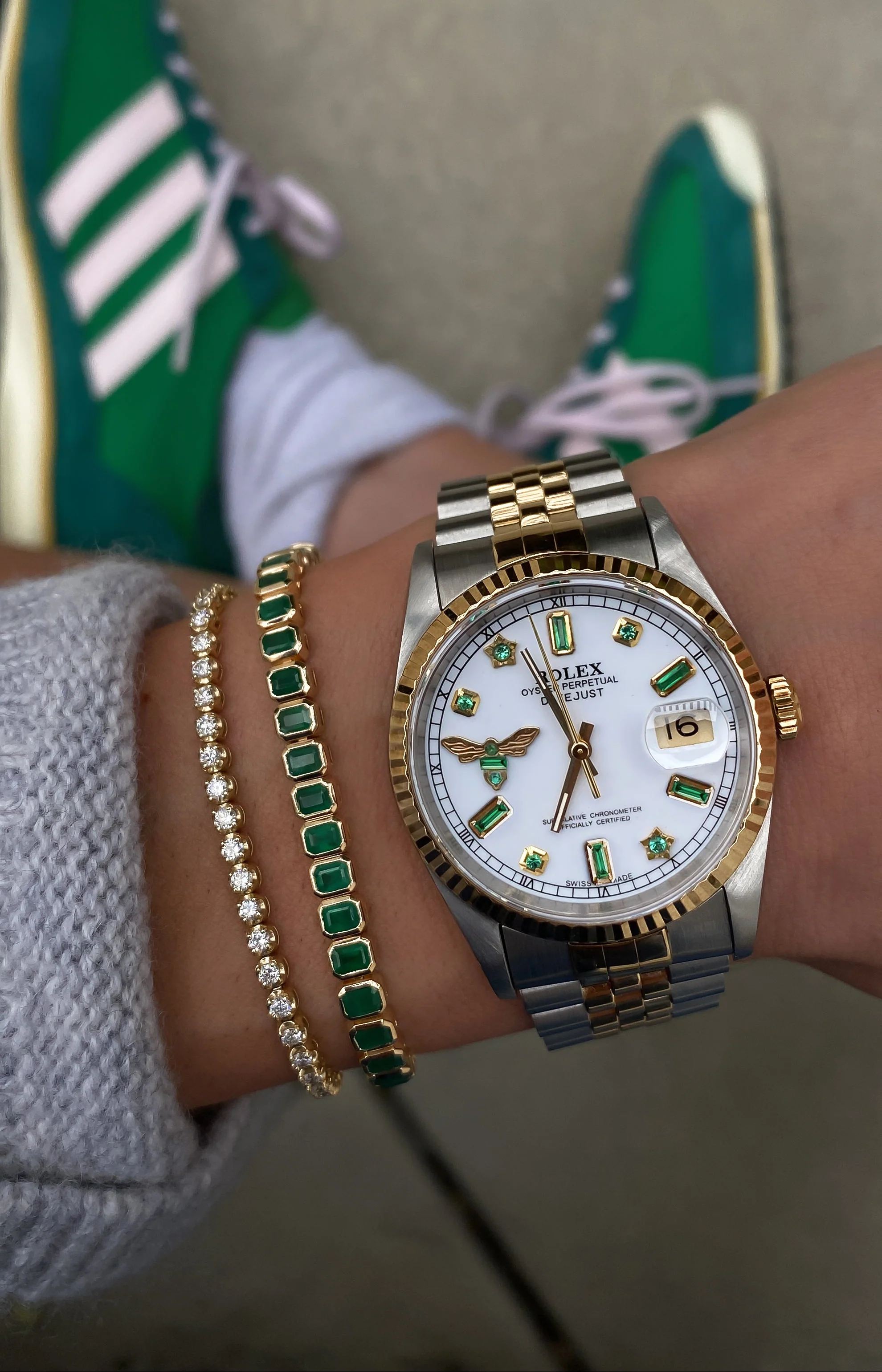 14kt gold emerald cut emerald bezel tennis bracelet - Image 3