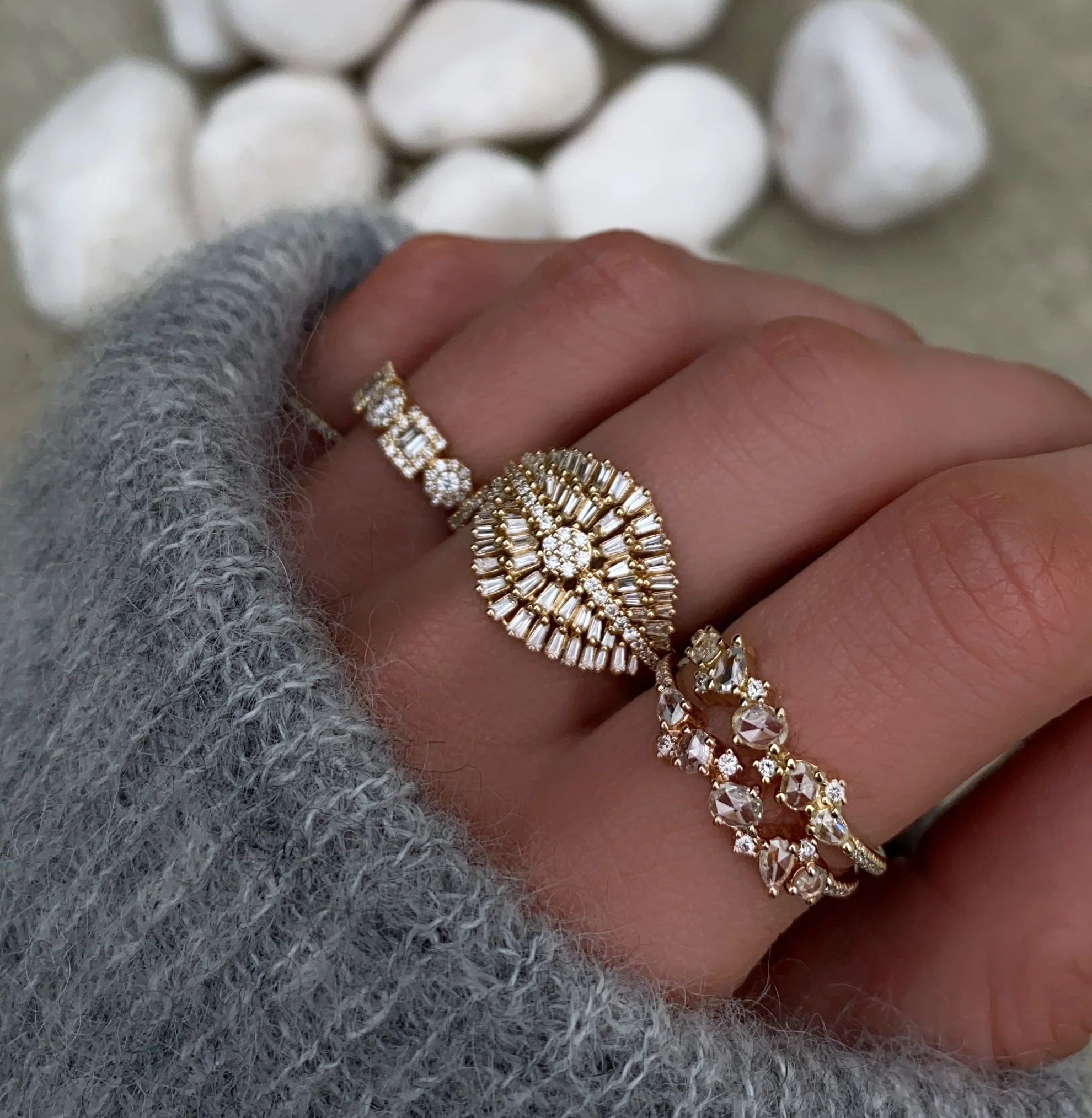 14kt gold feathered baguette diamond ring - Image 4