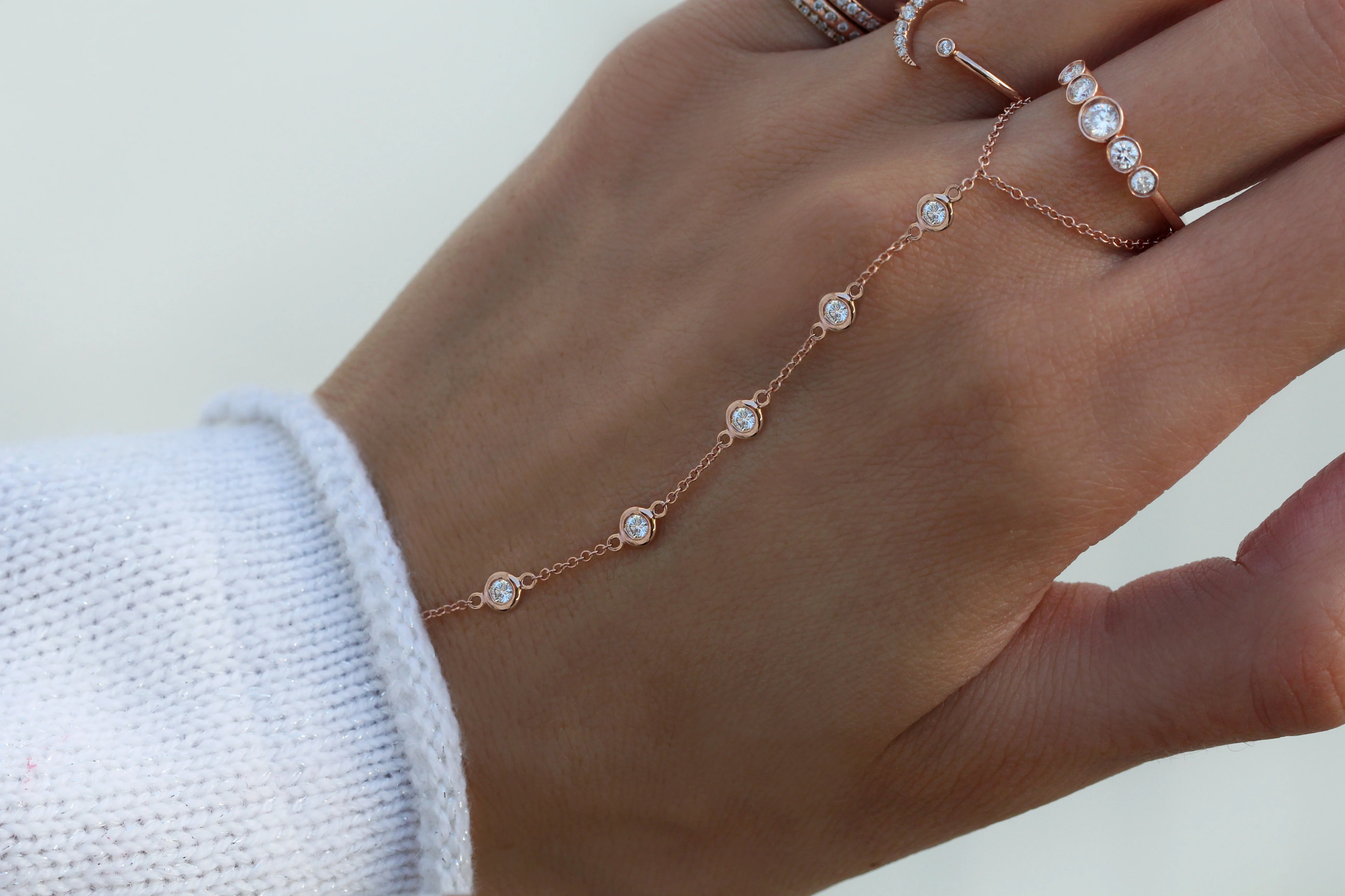 14kt gold five diamond bezel hand chain - Image 3