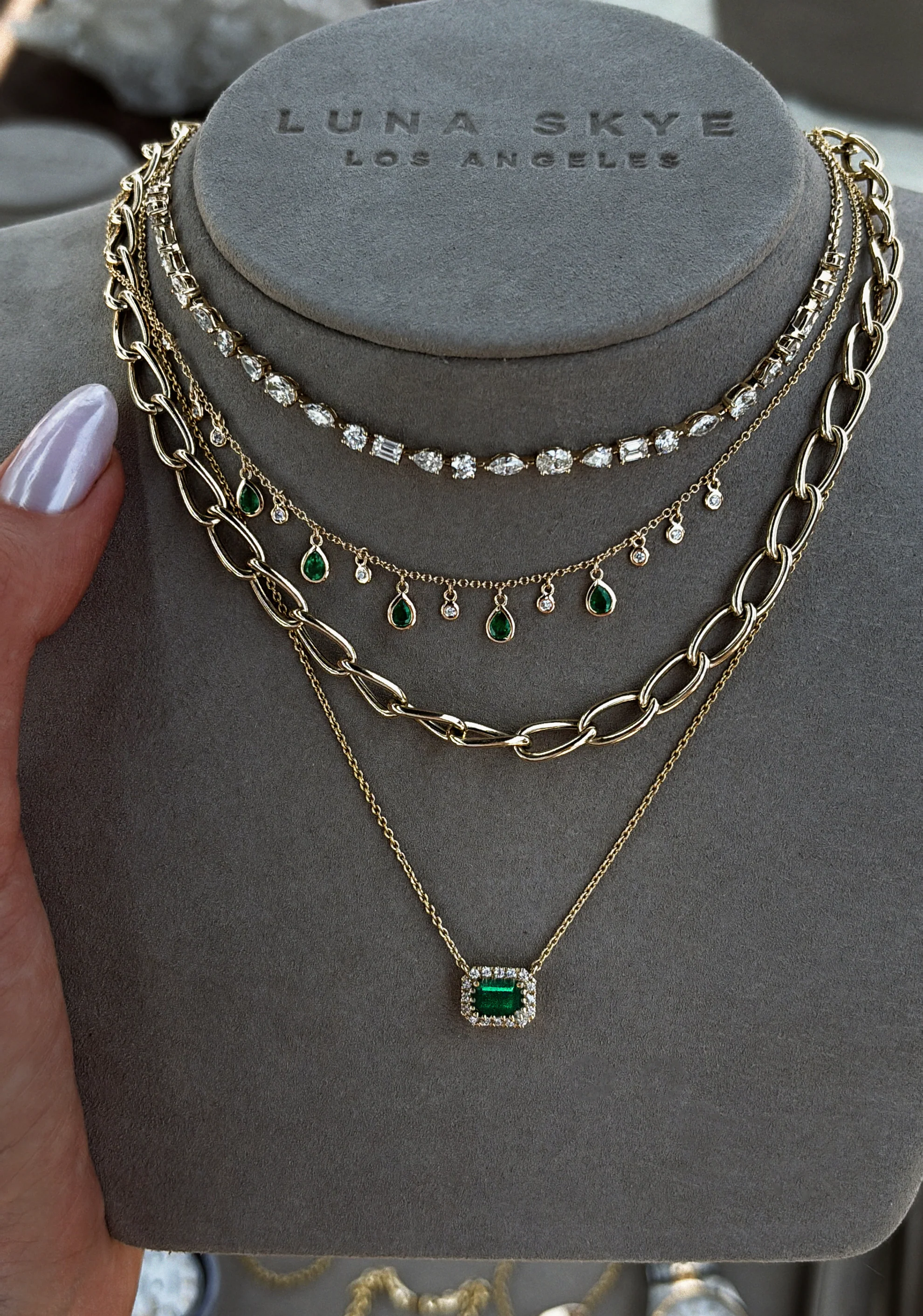 14kt gold floating mixed diamond choker - Image 3