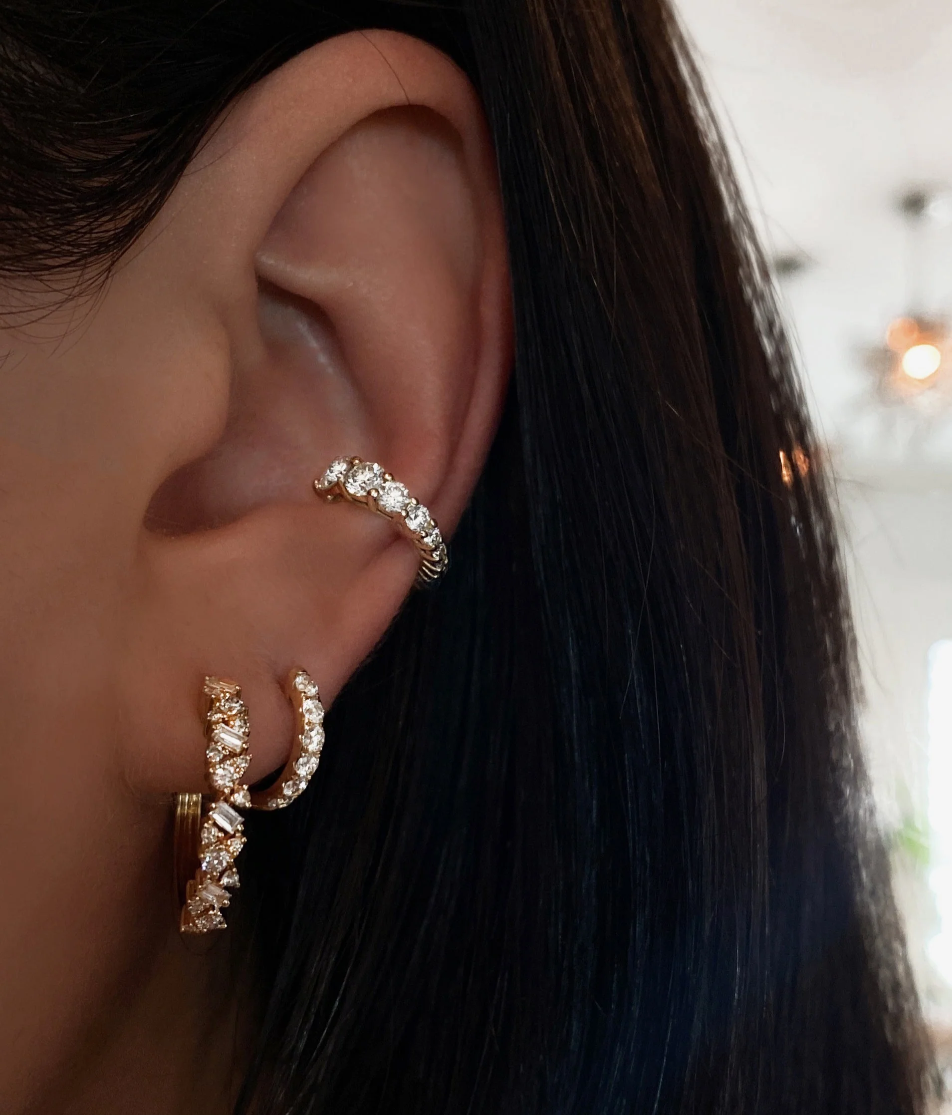 14kt gold floating mixed diamond cut hoop - Image 2