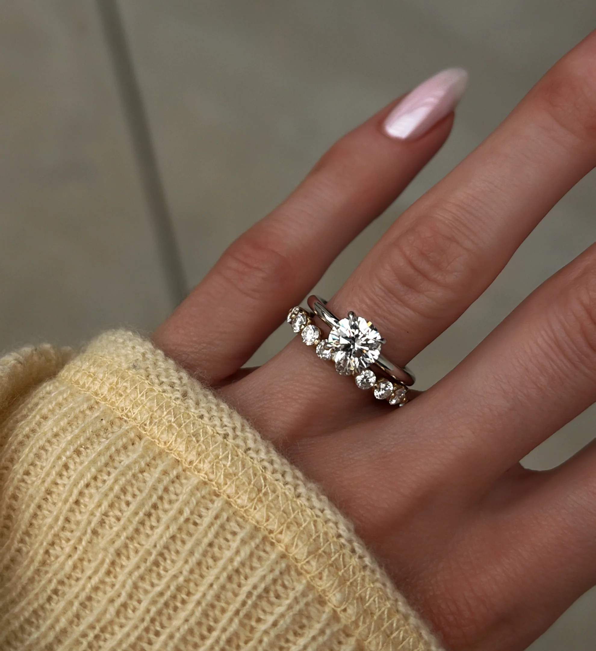 14kt gold floating queen diamond band - Image 5