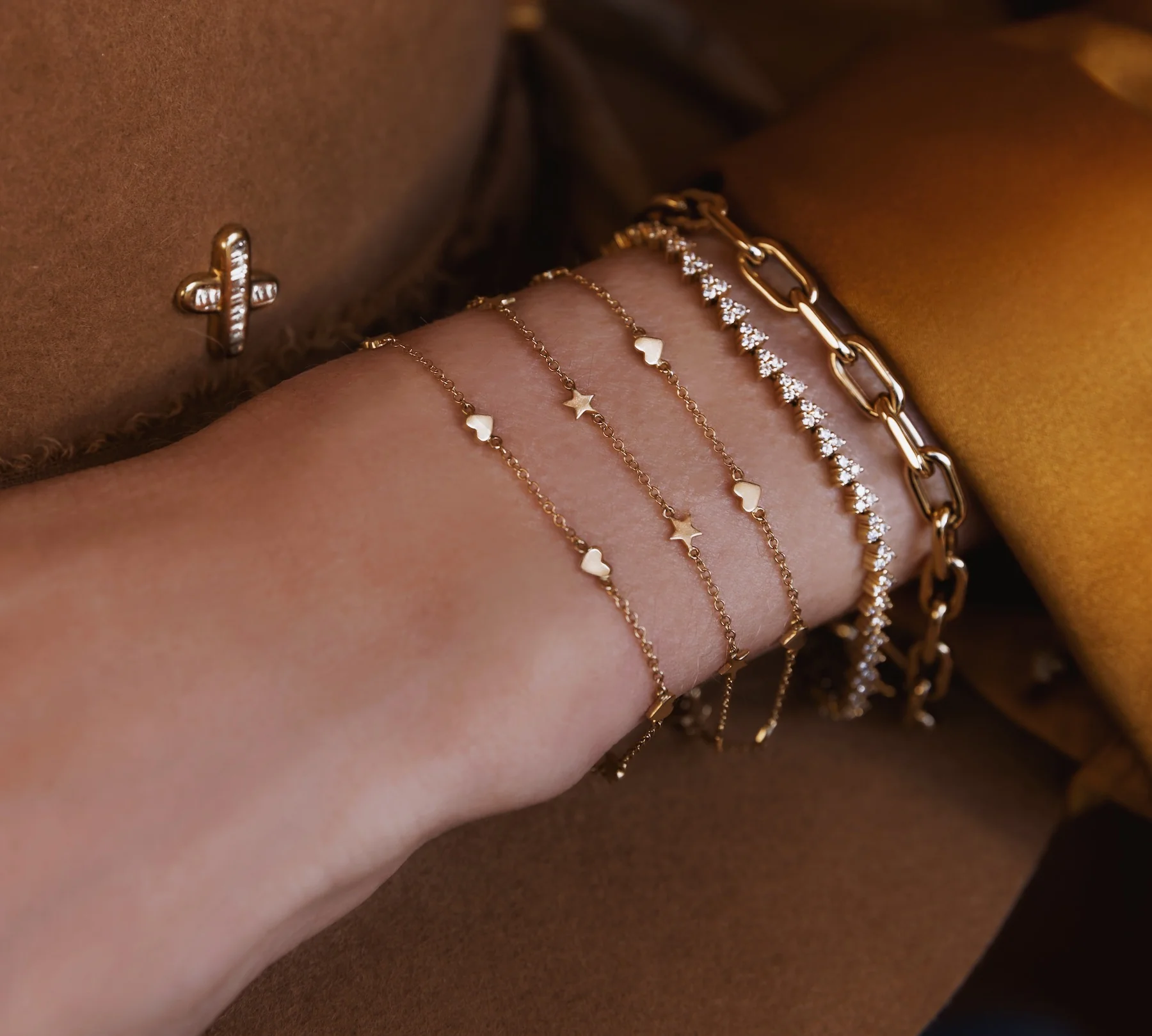 14kt gold full three diamond cluster tennis bracelet - Image 4