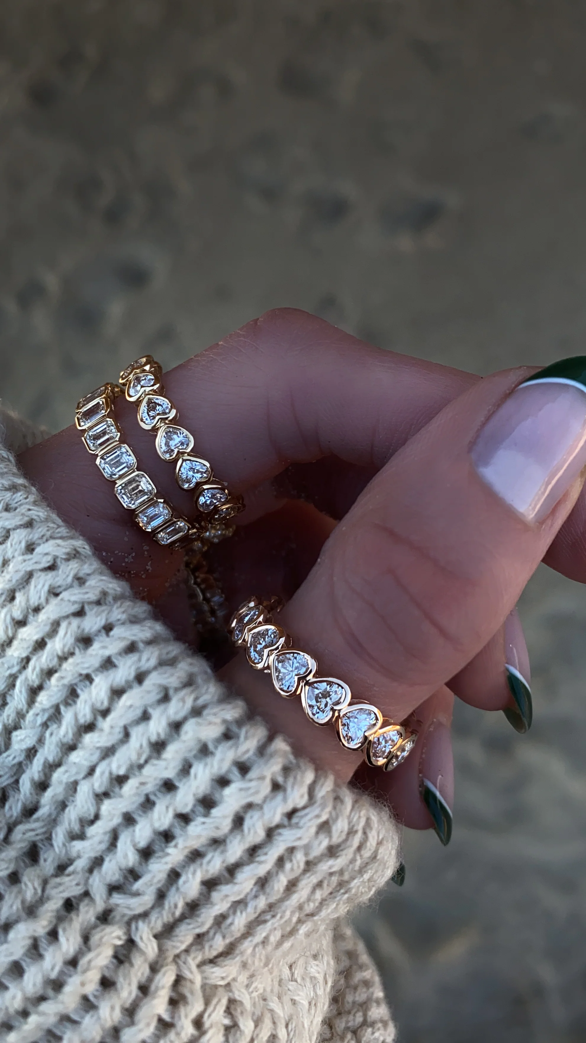 14kt gold heart diamond bezel ring - Image 4