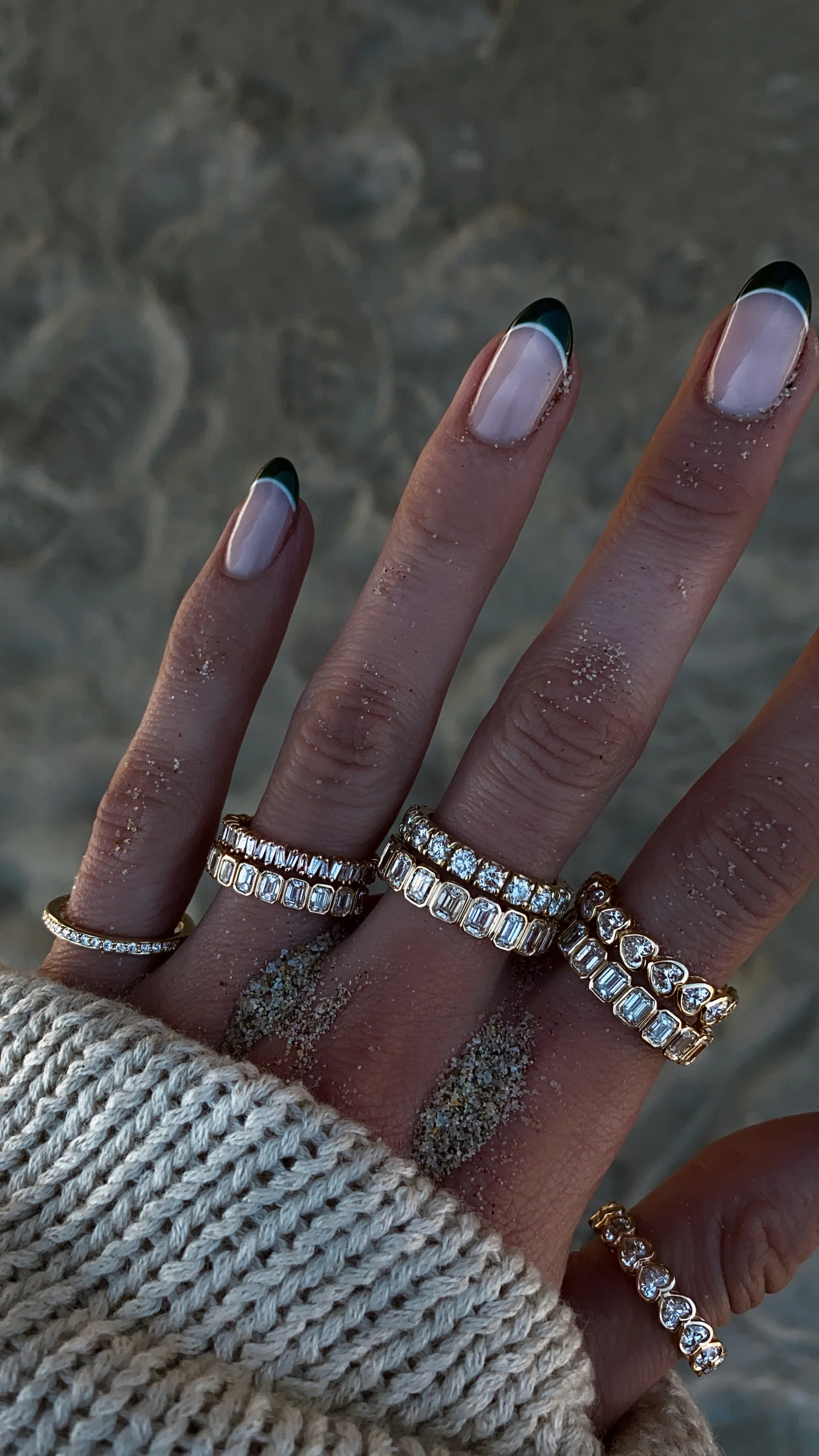 14kt gold heart diamond bezel ring - Image 5