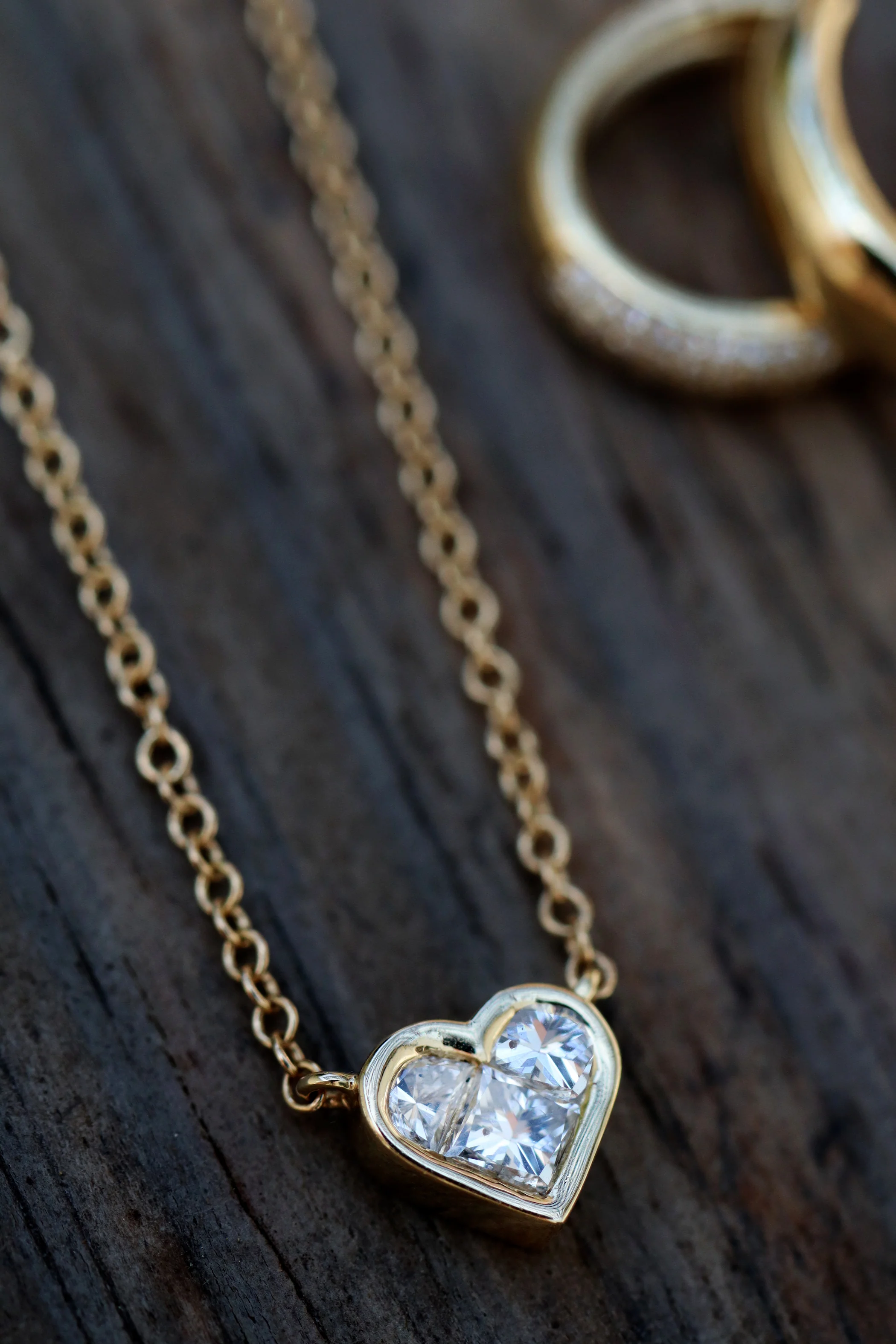 14kt gold illusion diamond heart bezel necklace - Image 3