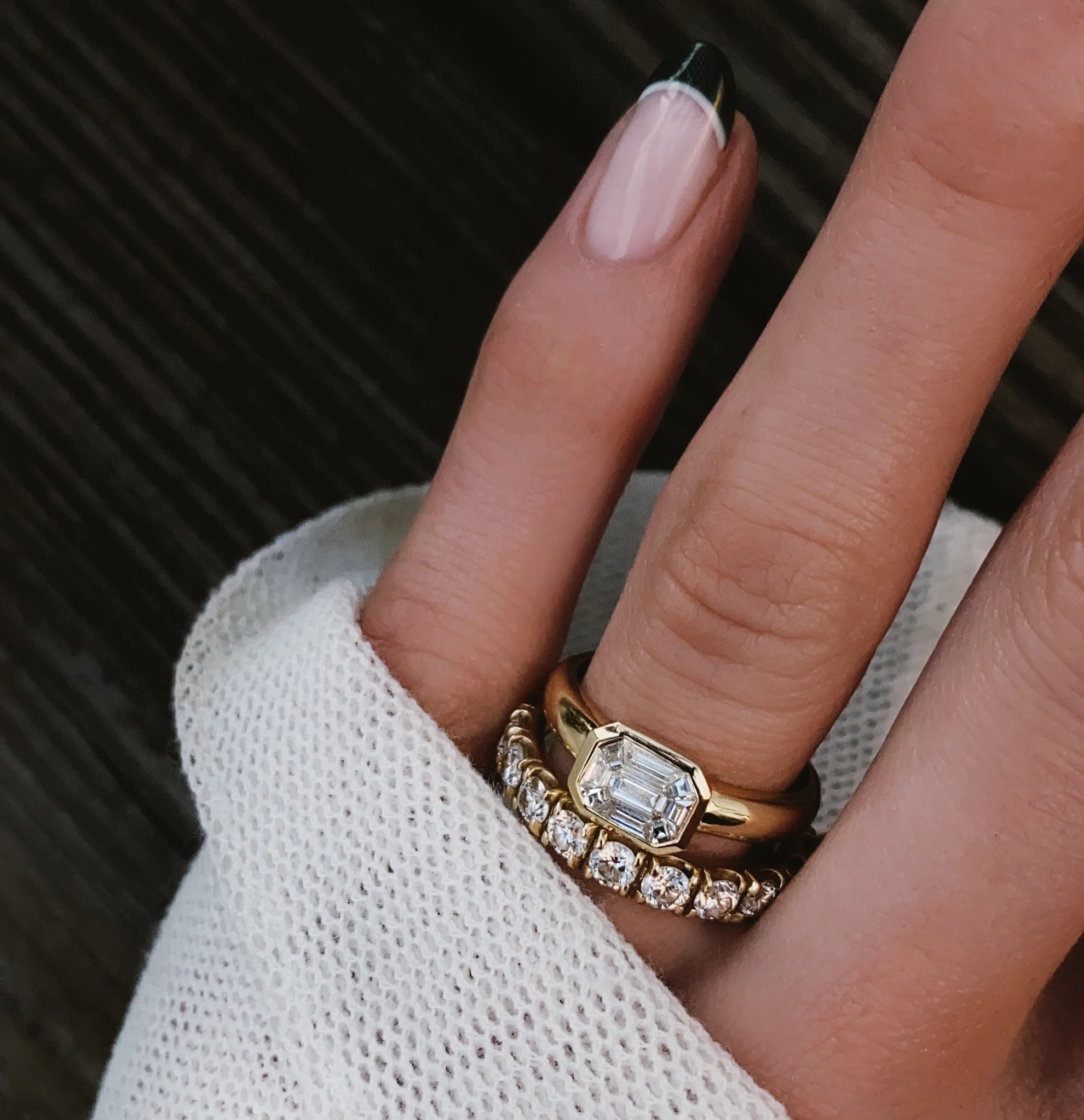 14kt gold illusion diamond thick bezel ring - Image 3