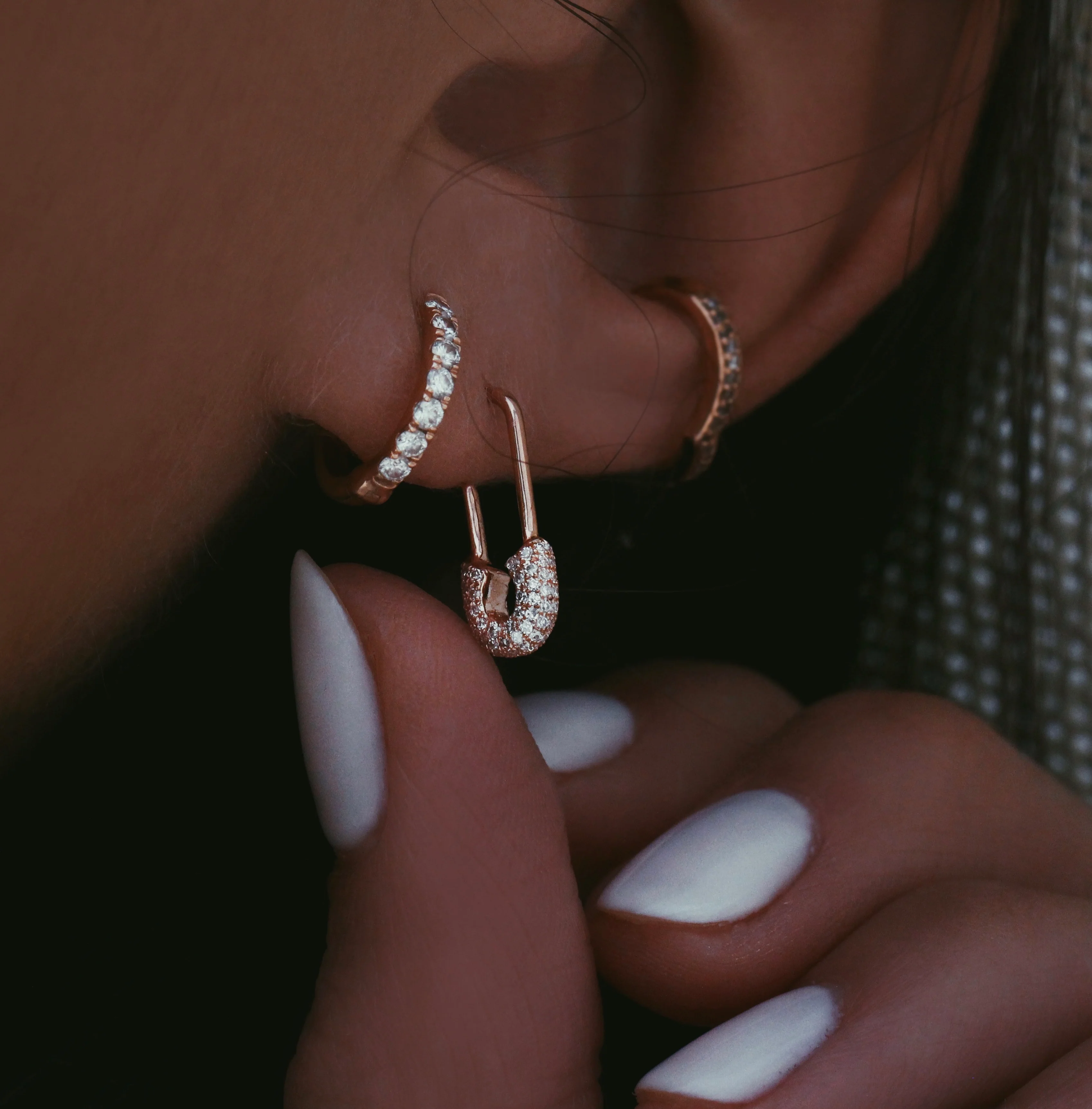 14kt gold little diamond hoops - Image 4