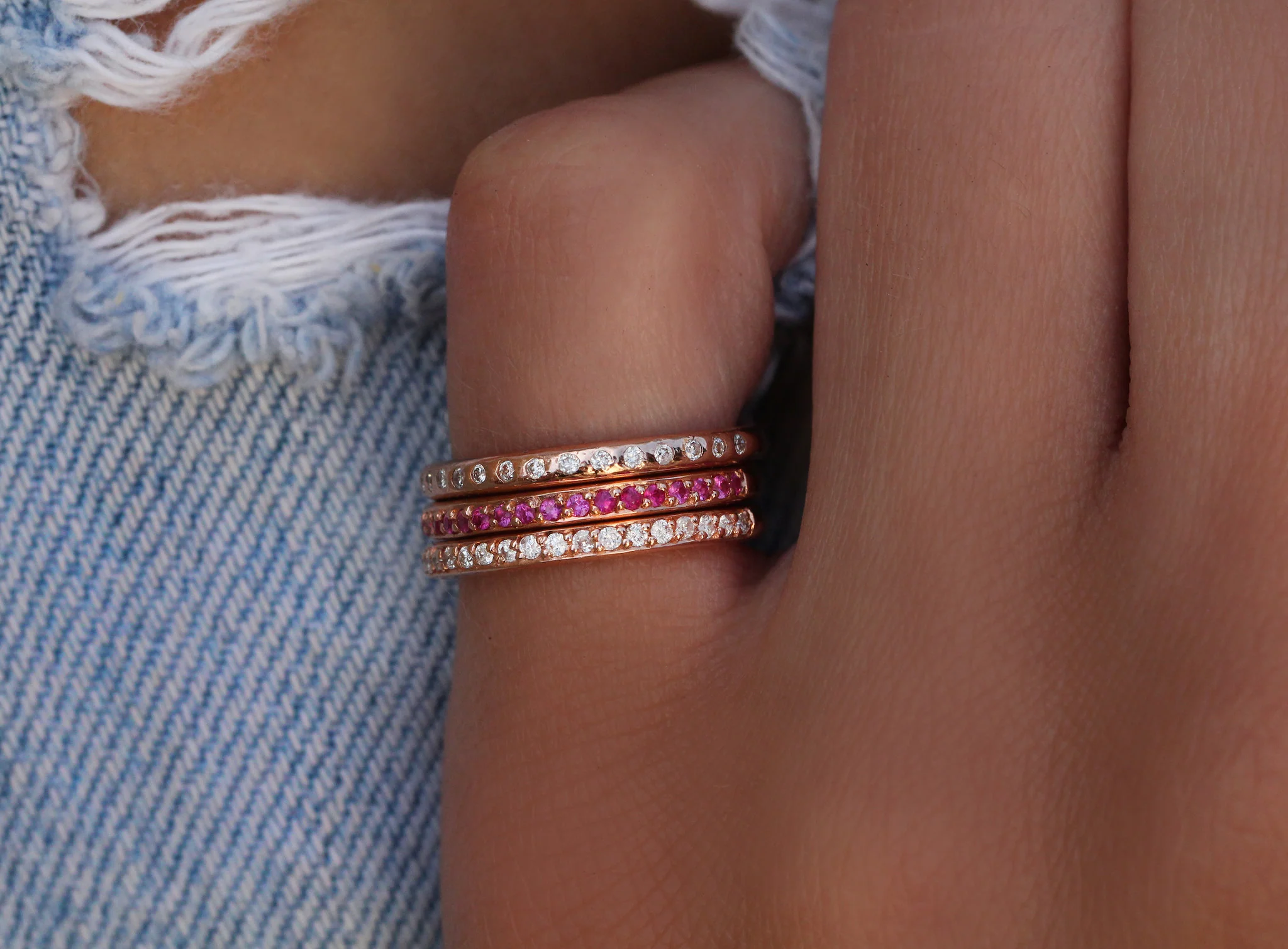14kt gold and spaced white diamond ring - Image 3