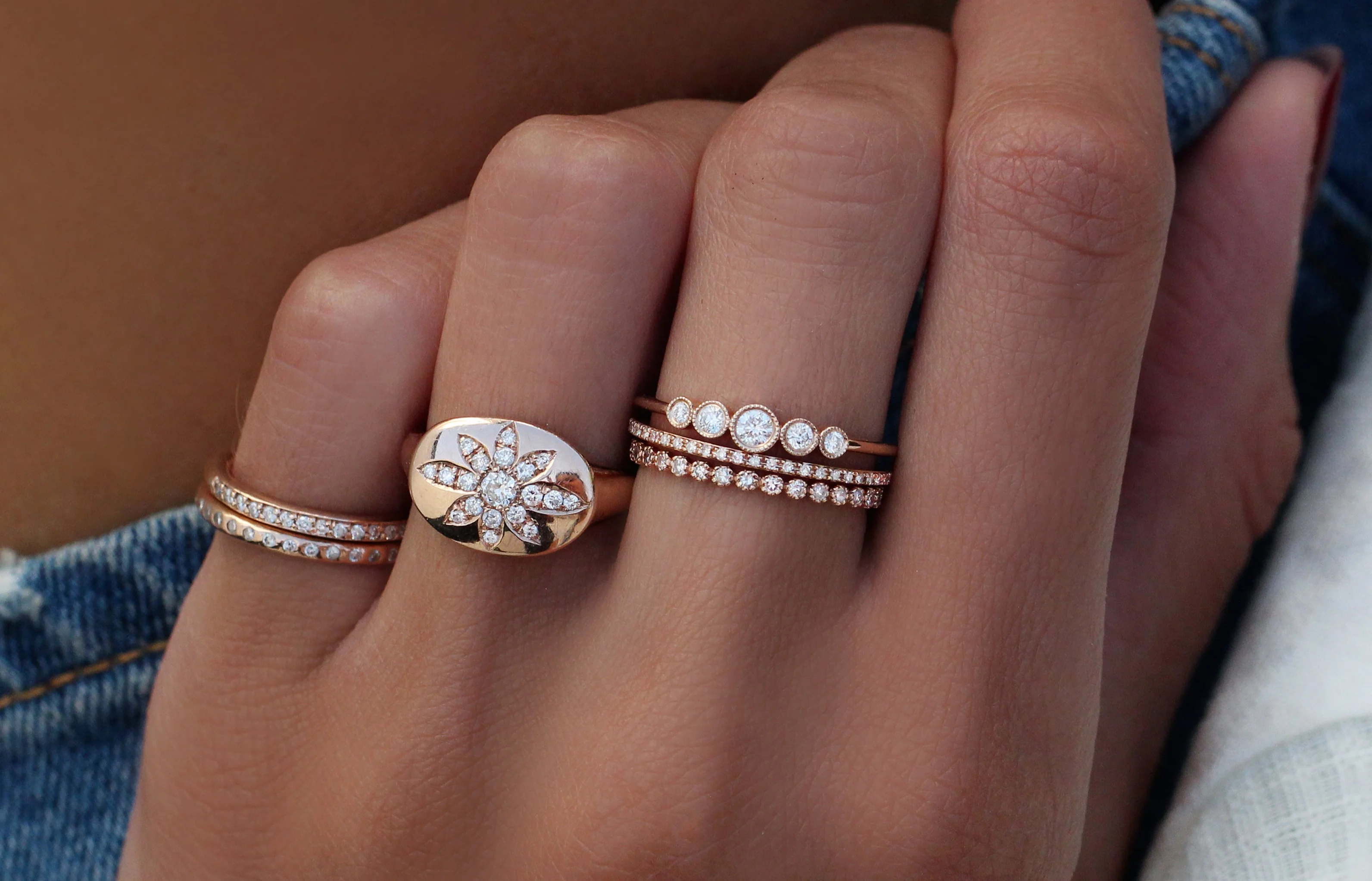 14kt gold and spaced white diamond ring - Image 6