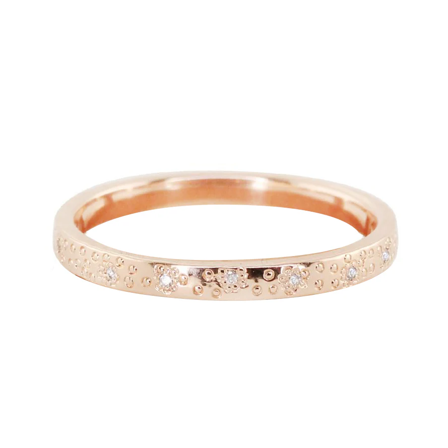 14kt gold scattered diamond hammered band - Image 3