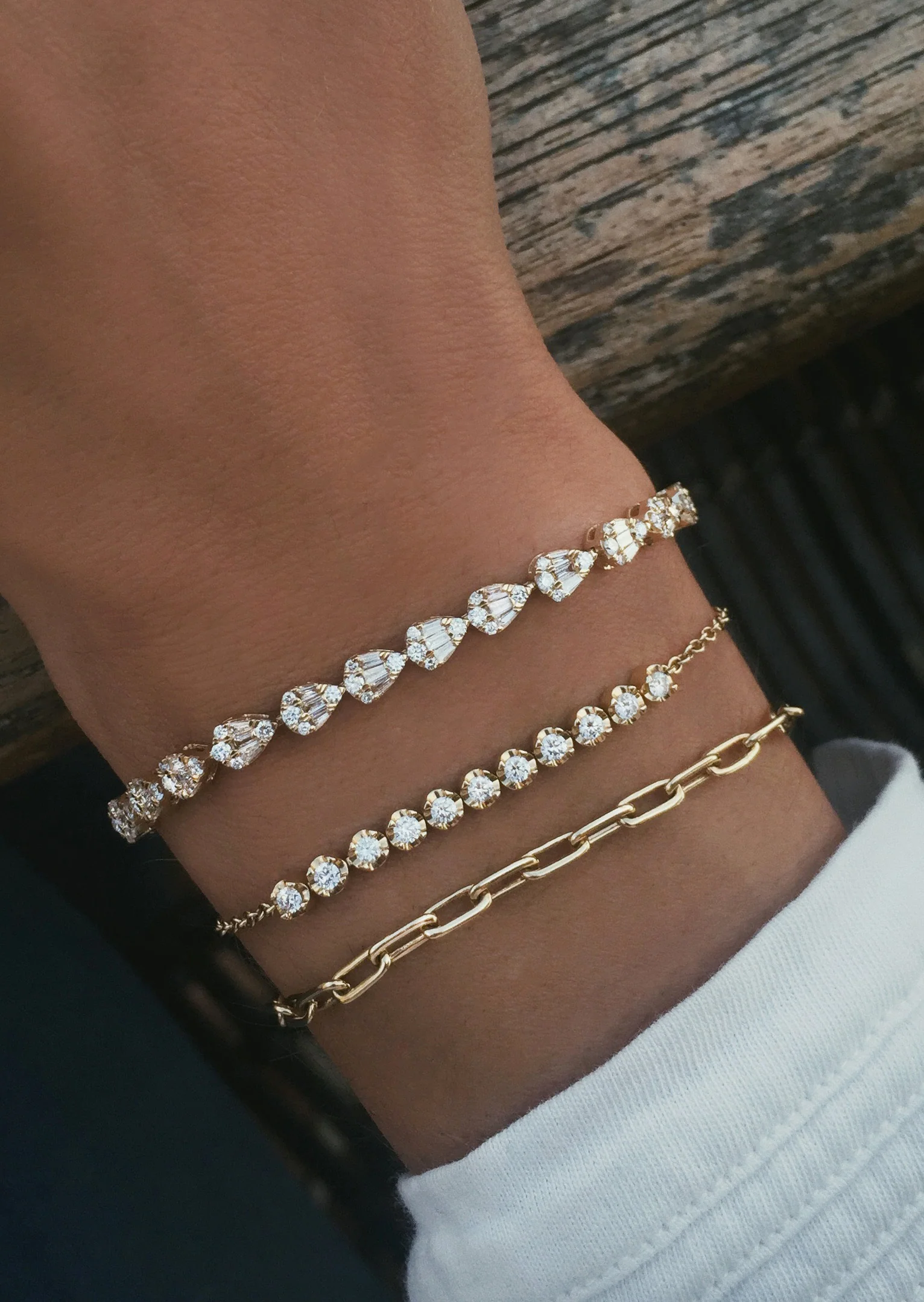 14kt gold thin paperclip chain bracelet - Image 4