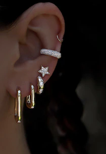 14kt gold three diamond starburst dome hoop - Image 3