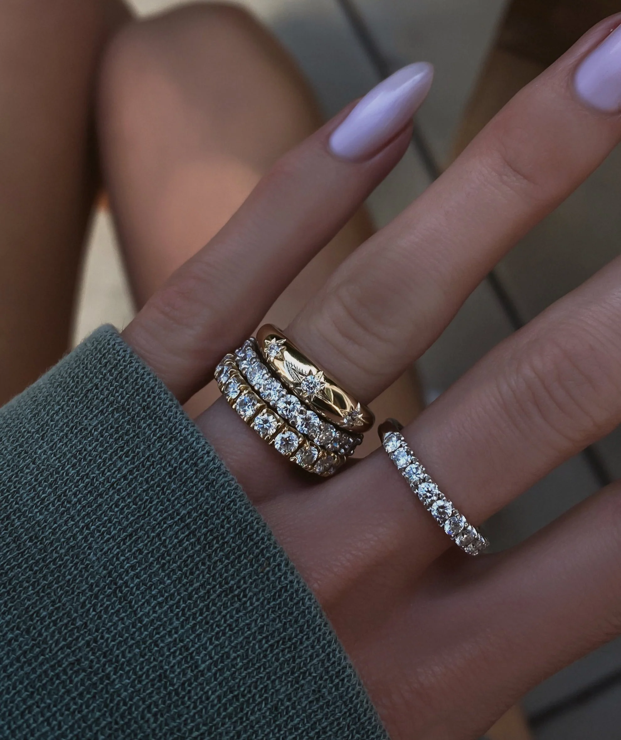 14kt gold three diamond starburst dome ring - Image 3