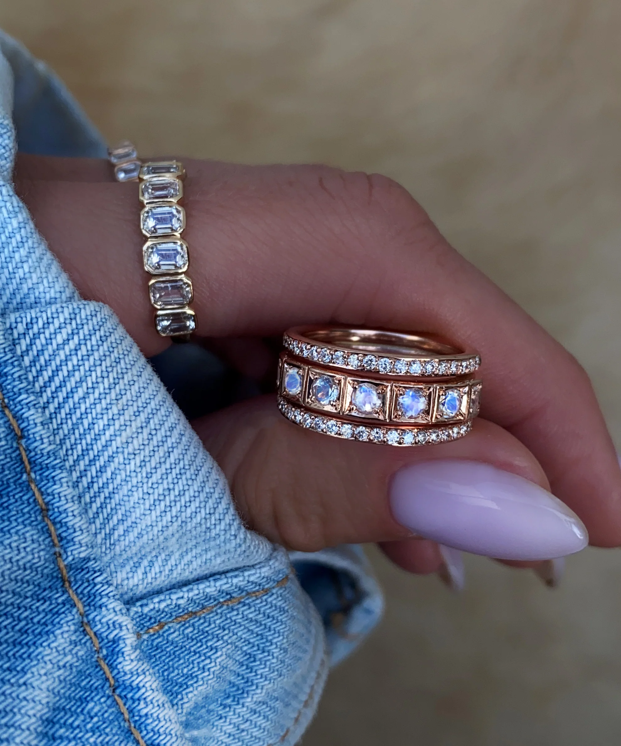 14kt gold two diamond row moonstone band - Image 3